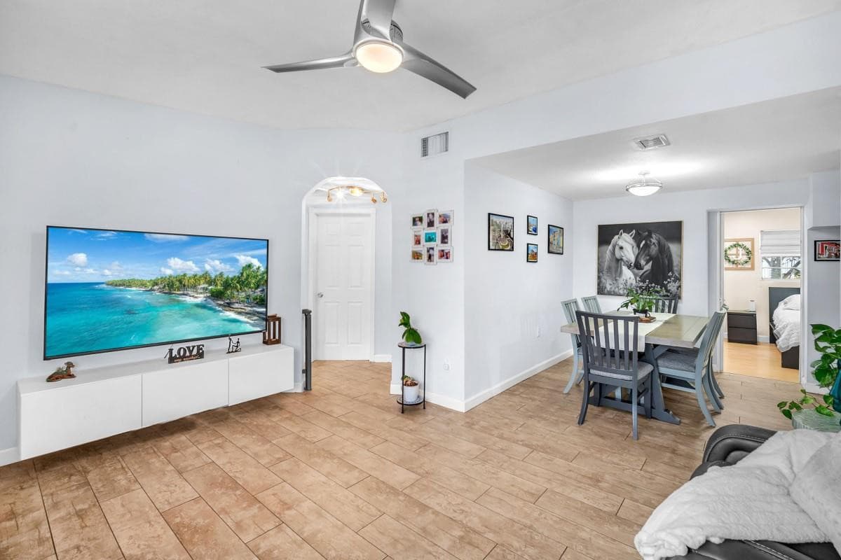 404 S 62nd Terrace, Hollywood, FL 33023 — photo 2 of 18