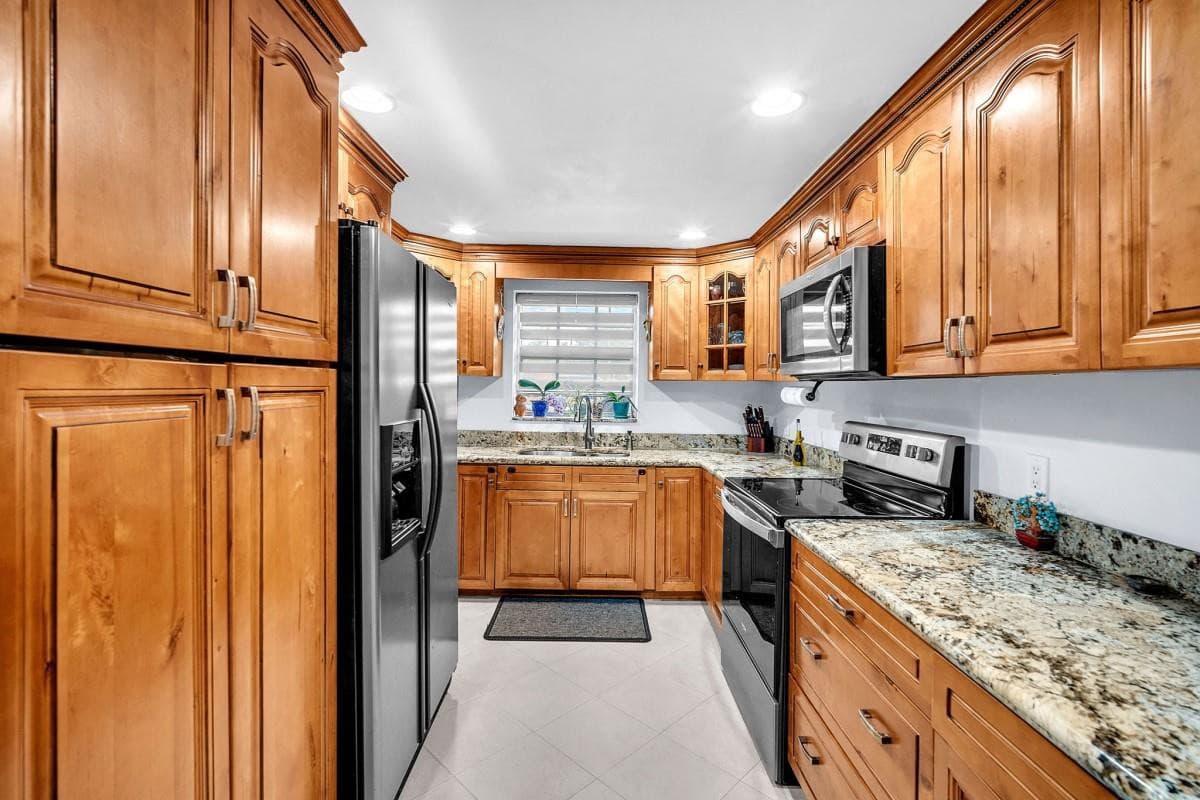 404 S 62nd Terrace, Hollywood, FL 33023 — photo 9 of 18