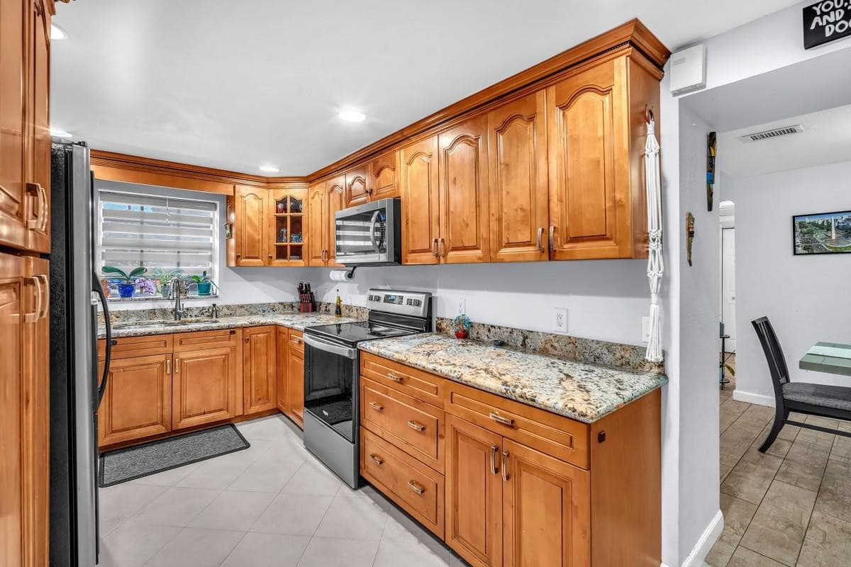 404 S 62nd Terrace, Hollywood, FL 33023 — photo 10 of 18