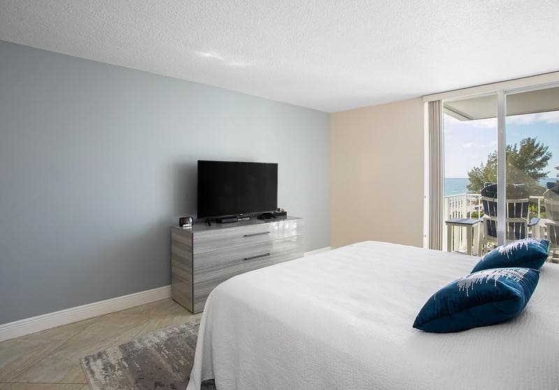 1010 S Ocean Boulevard 602, Pompano Beach, FL 33062 — photo 9 of 46