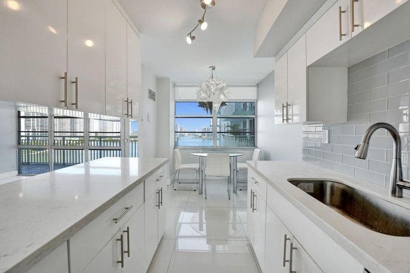 301 174th Street 1401, Sunny Isles Beach, FL 33160 — photo 2 of 15
