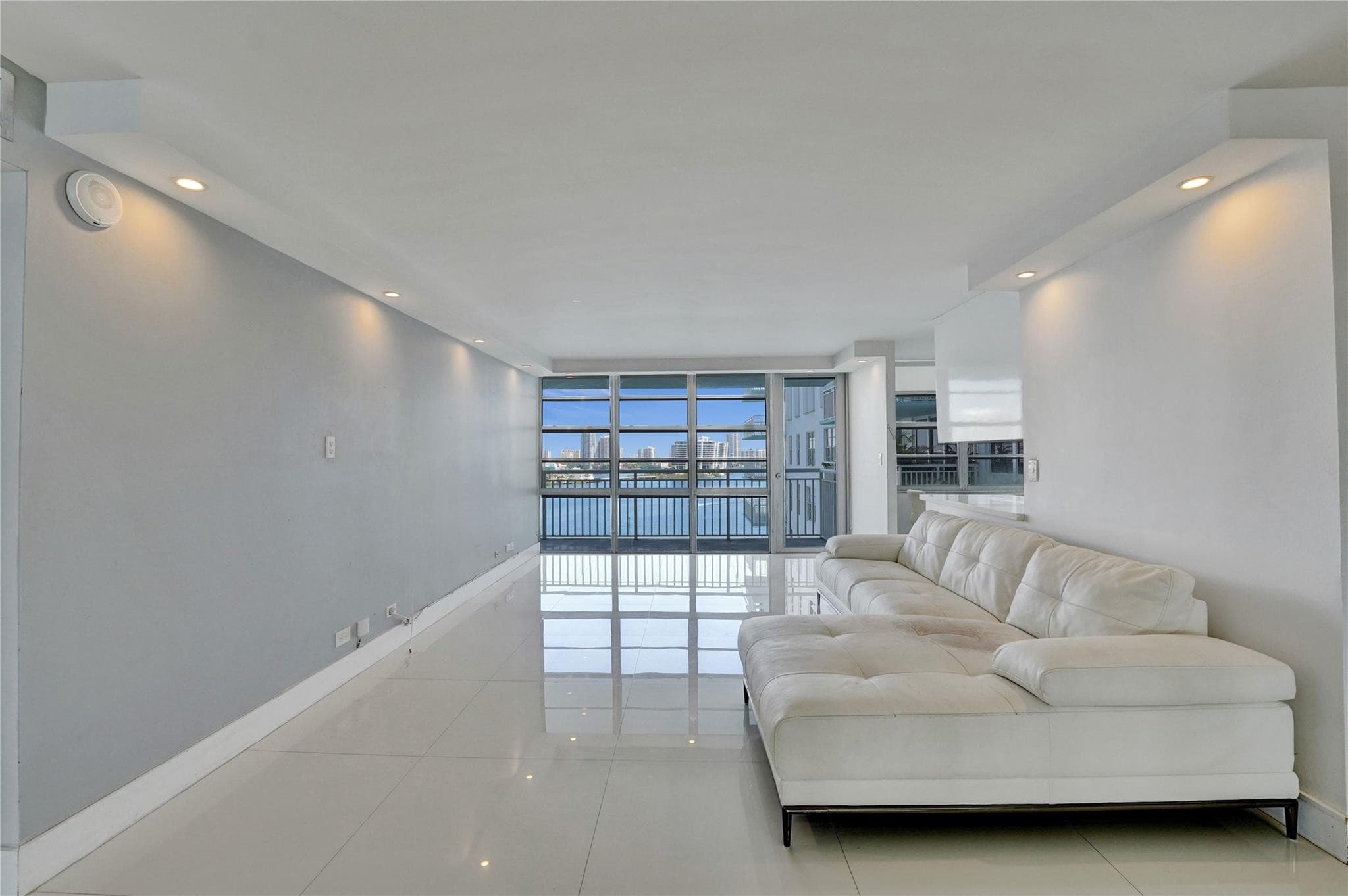 301 174th Street 1401, Sunny Isles Beach, FL 33160 — photo 8 of 15