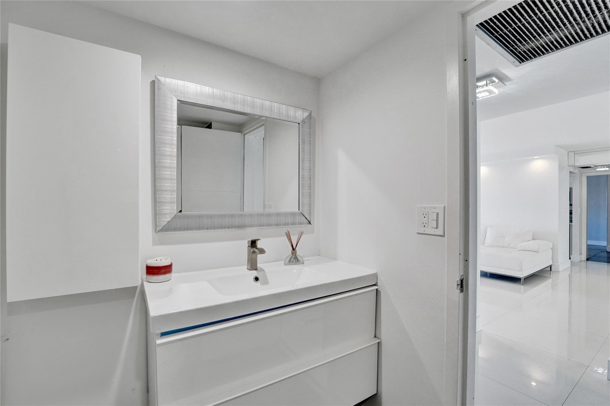 301 174th Street 1401, Sunny Isles Beach, FL 33160 — photo 12 of 15