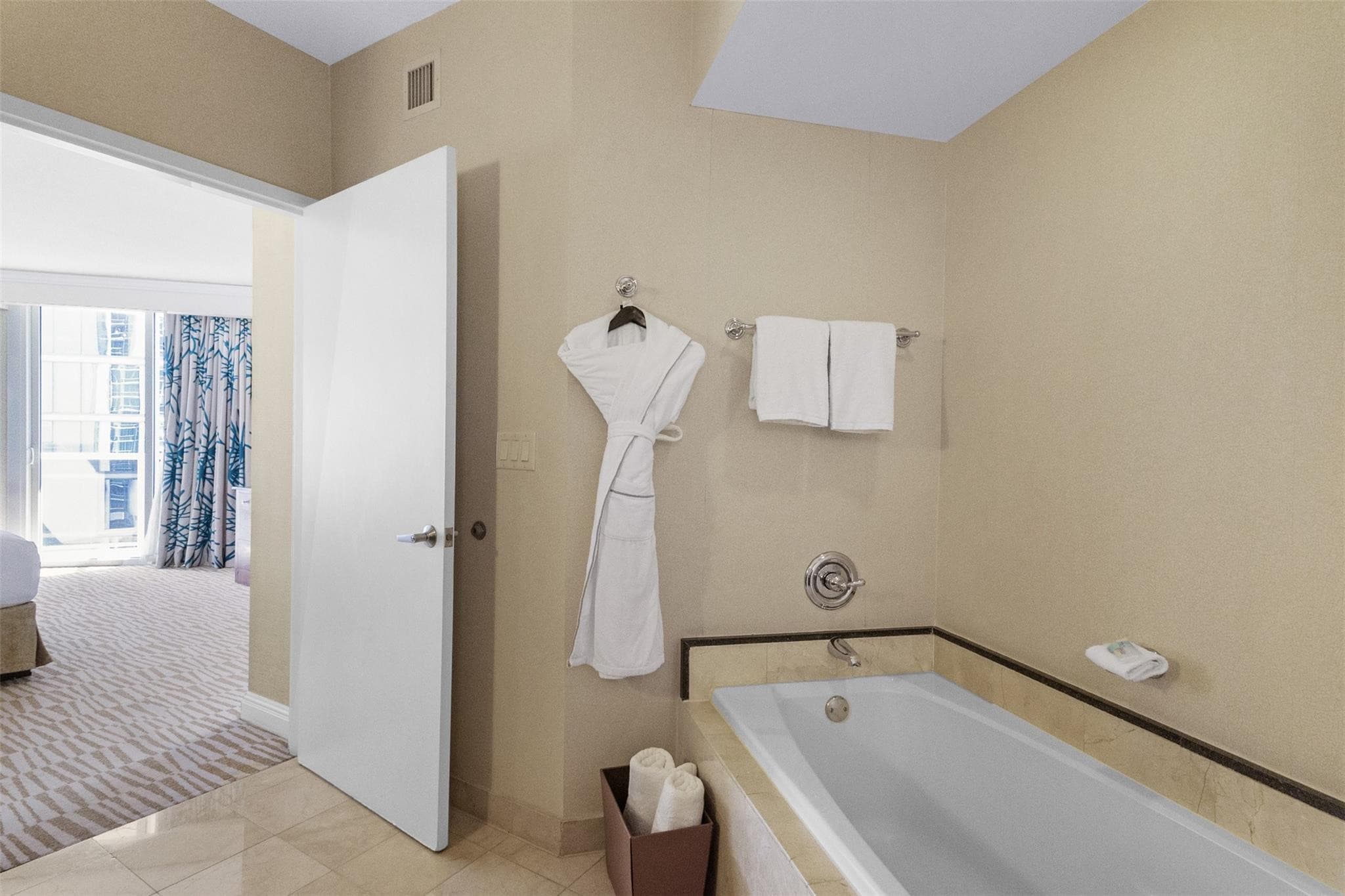 18001 Collins Avenue, Sunny Isles Beach, FL 33160 — photo 30 of 92