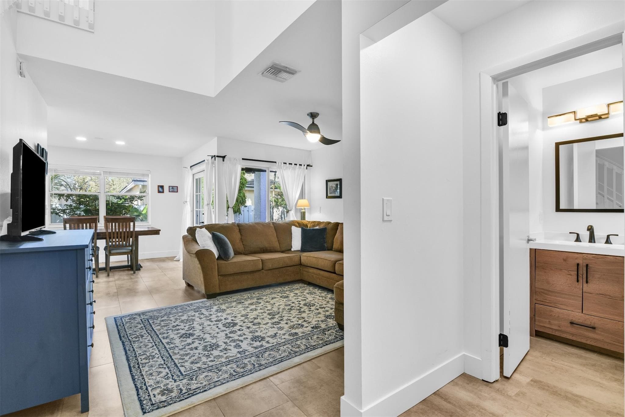 843 NW 98th Avenue, Plantation, FL 33324 — photo 6 of 56