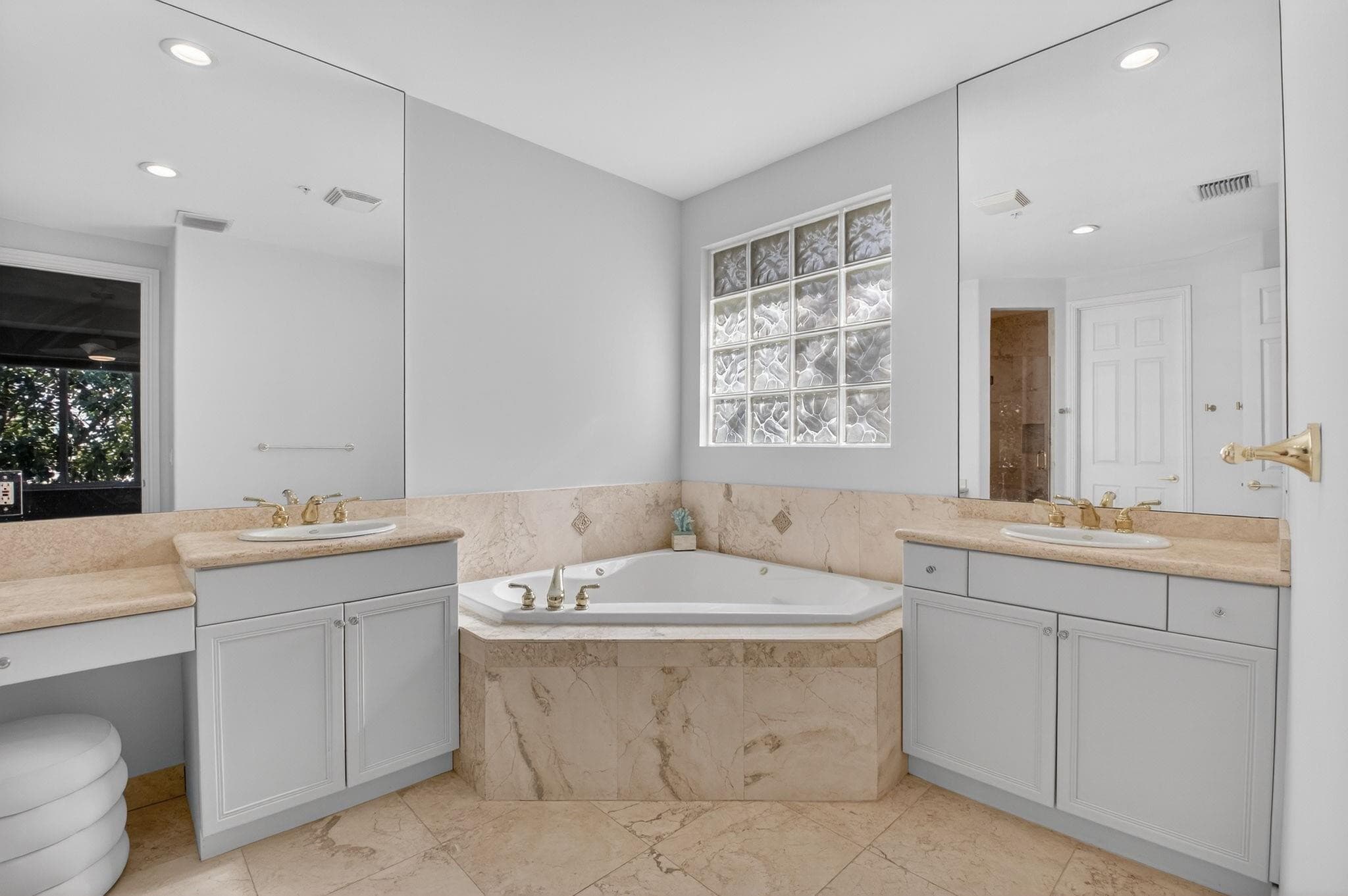23 Royal Palm Way 18, Boca Raton, FL 33432 — photo 24 of 41
