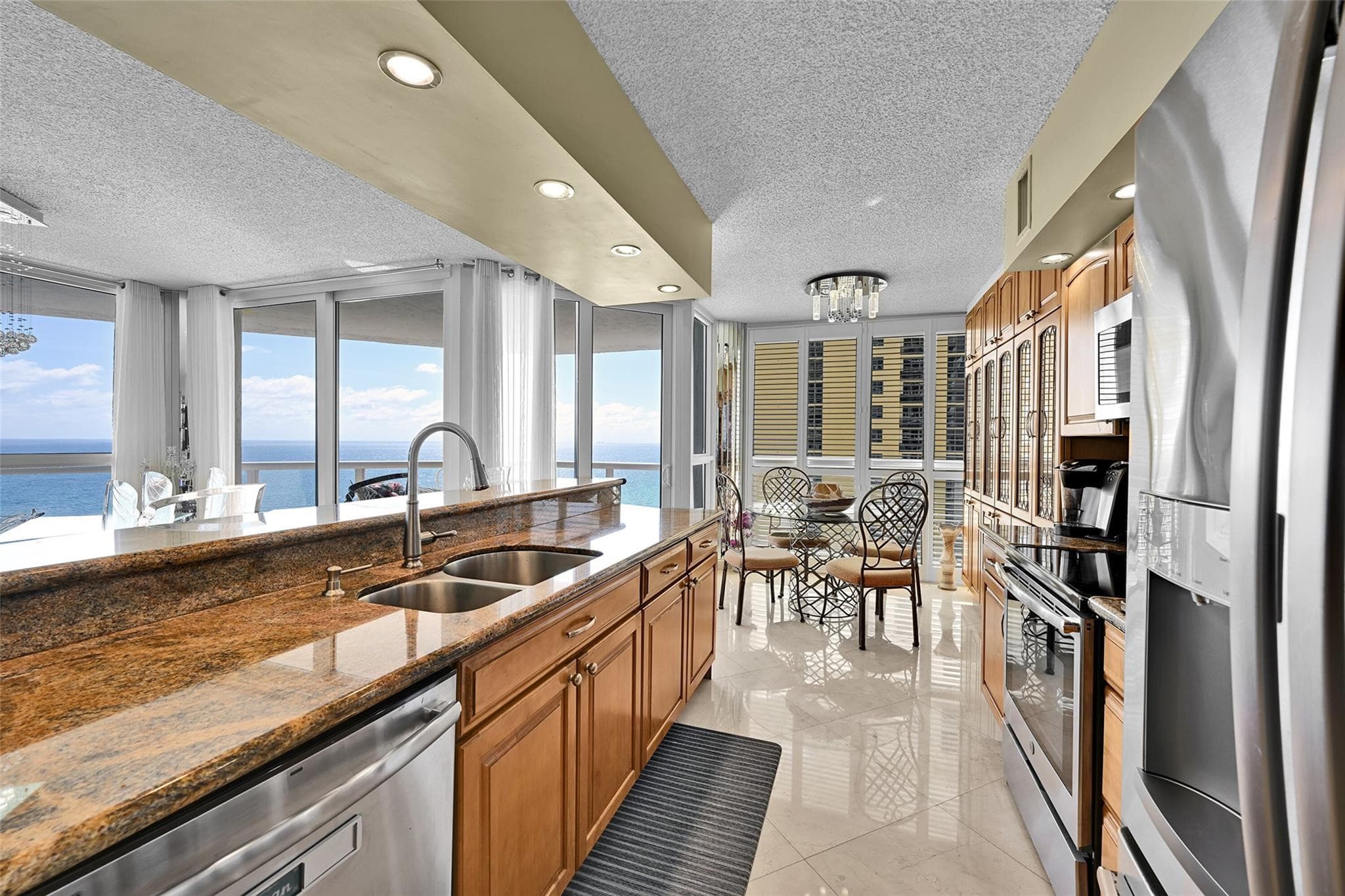 16425 Collins Avenue 2011, Sunny Isles Beach, FL 33160 — photo 26 of 53