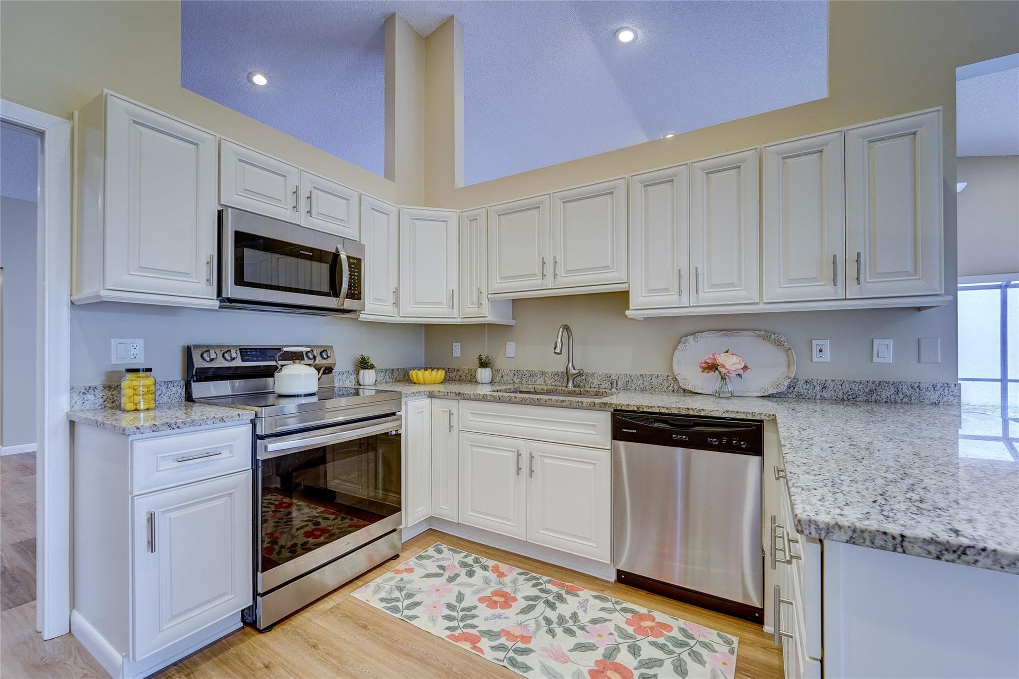 7004 Golf Pointe Circle, Tamarac, FL 33321 — photo 5 of 27