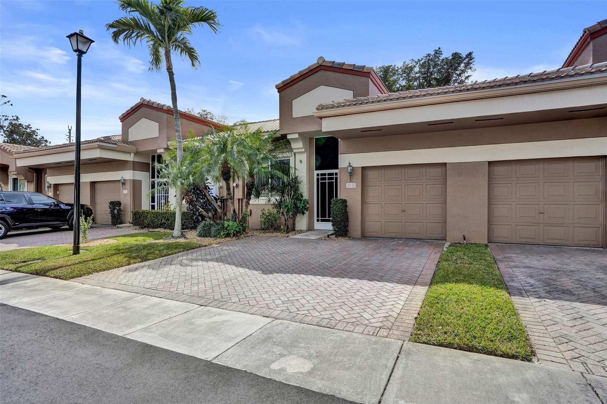 10116 Lombardy Drive 10116, Tamarac, FL 33321 — photo 3 of 48