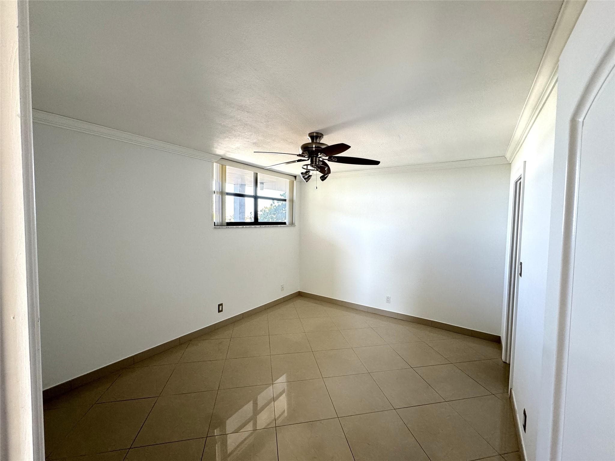 4800 Bayview Drive 406, Fort Lauderdale, FL 33308 — photo 9 of 26