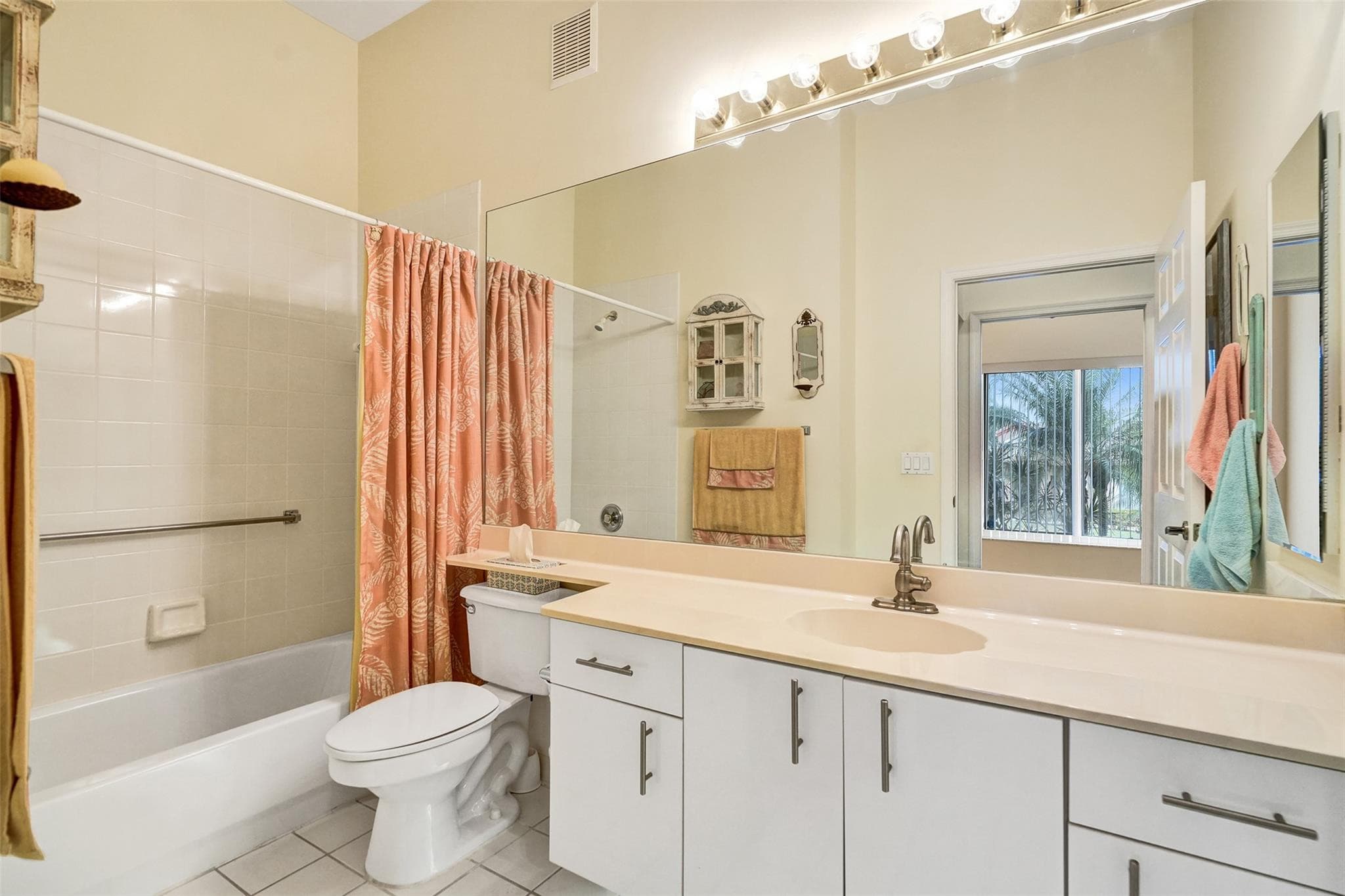 10116 Lombardy Drive 10116, Tamarac, FL 33321 — photo 10 of 48