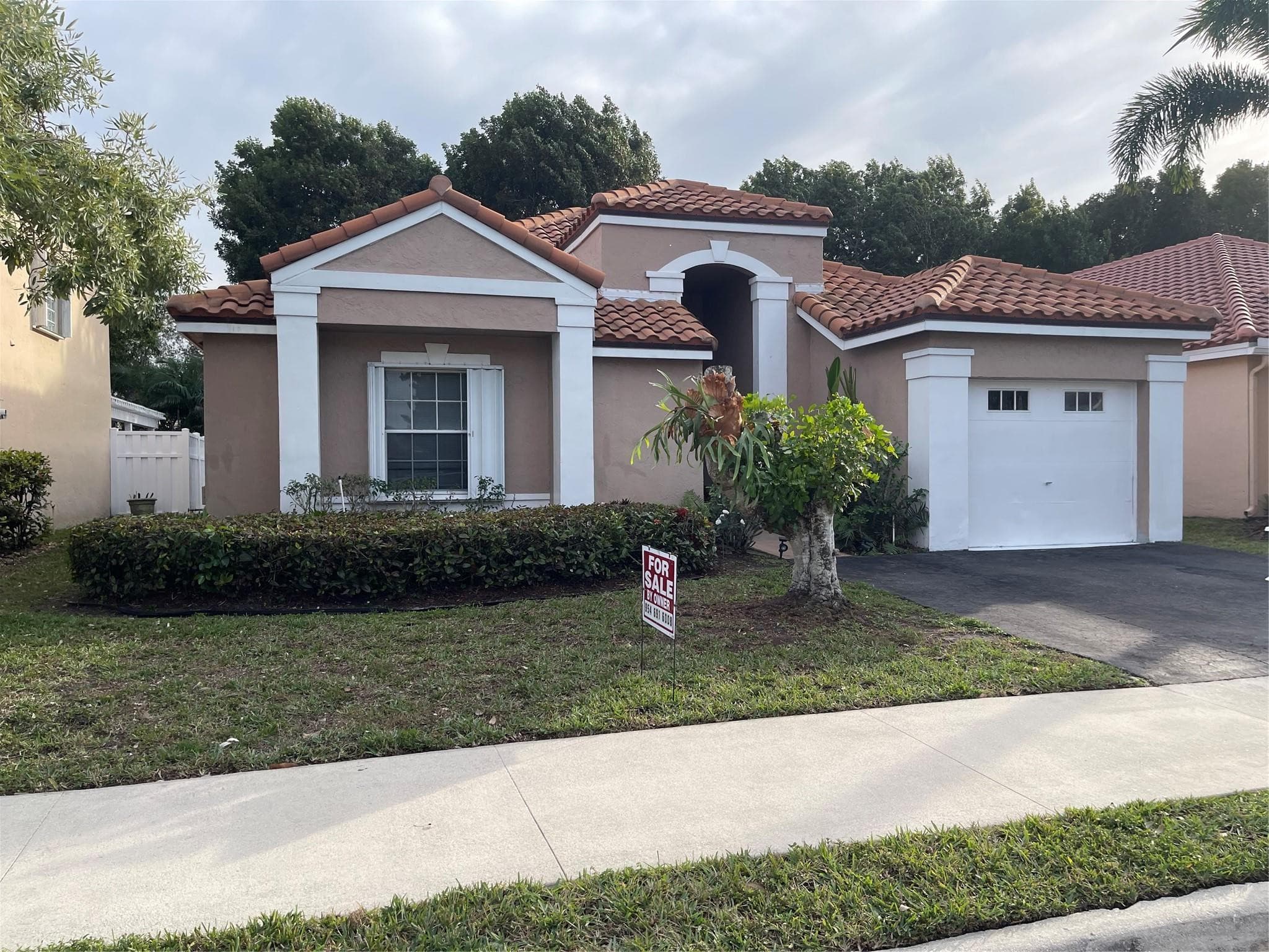 480 Somerset Way, Weston, FL 33326 — photo 1 of 16