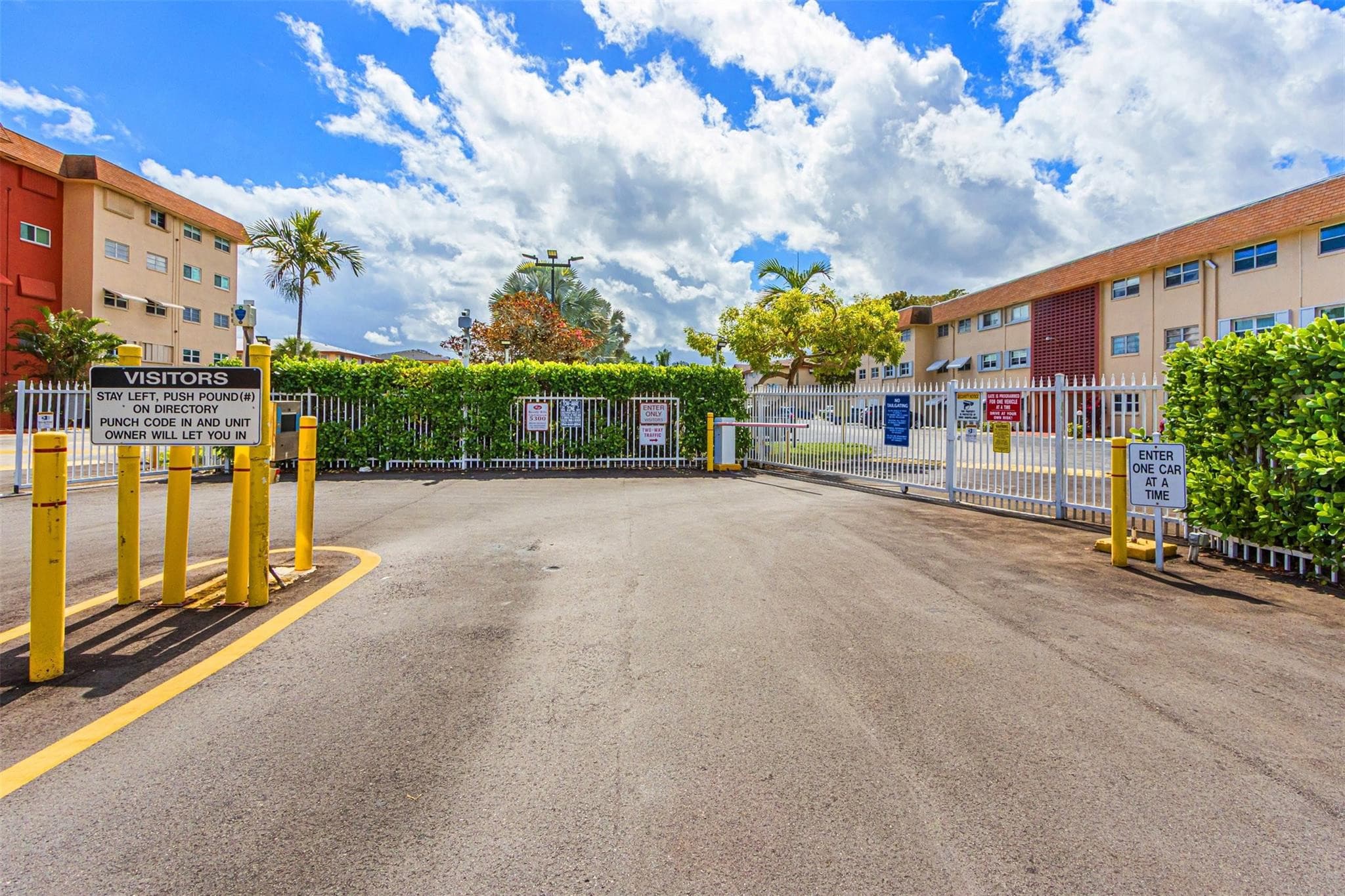 5300 Washington Street W414, Hollywood, FL 33021 — photo 3 of 50