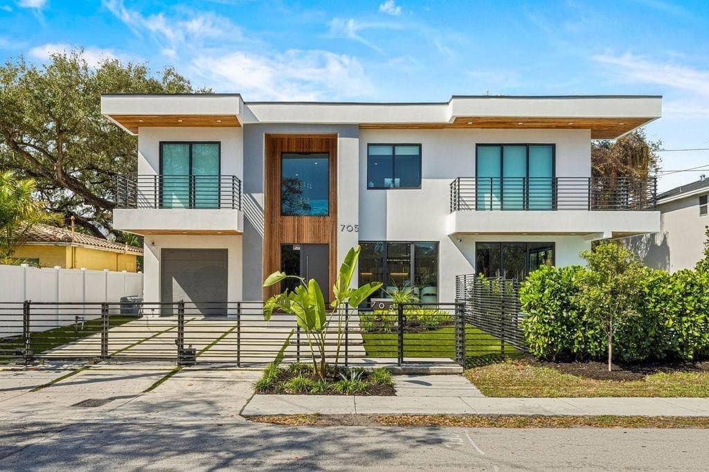 705 SW 8th Terrace, Fort Lauderdale, FL 33315 — photo 4 of 56