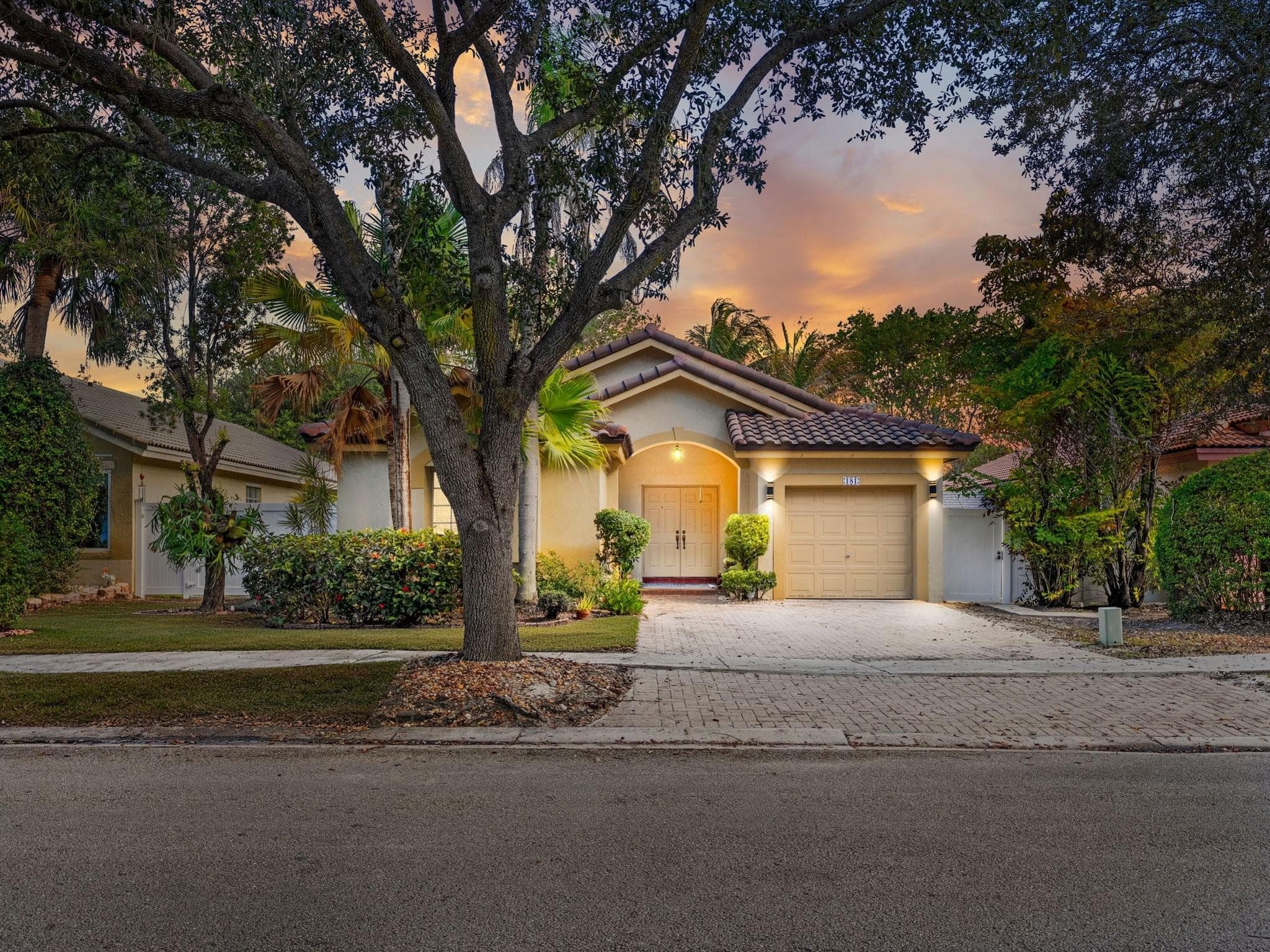181 SW 203rd Avenue, Pembroke Pines, FL 33029 — photo 1 of 22