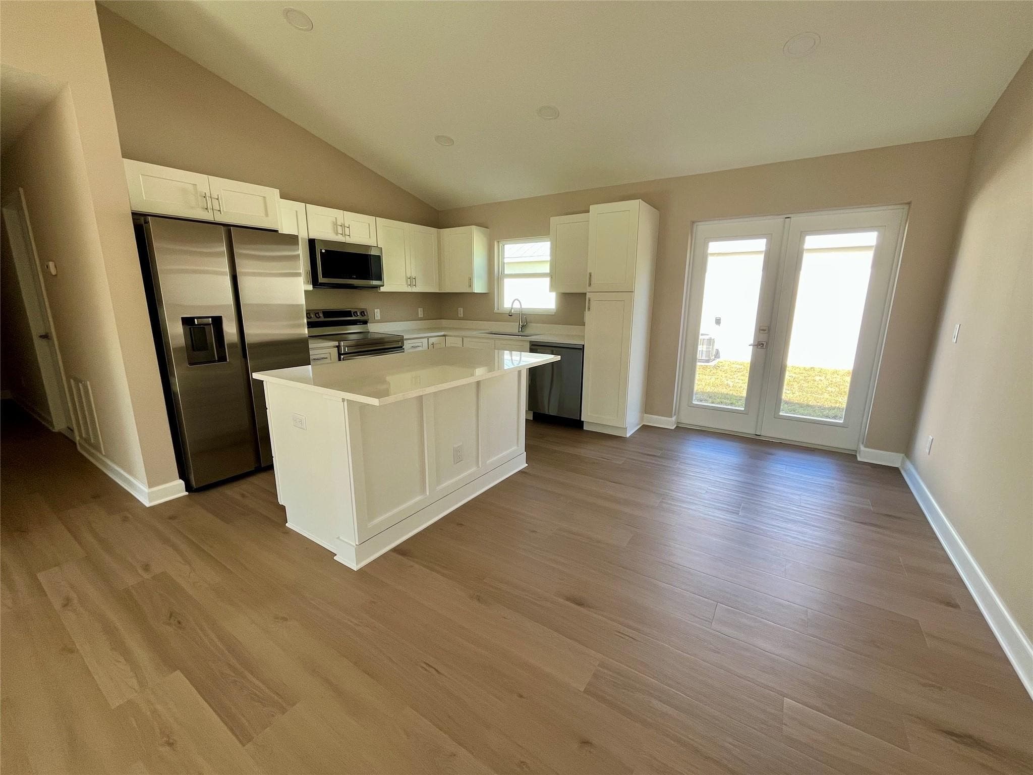 2016 80th Avenue, Vero Beach, FL 32966 — photo 4 of 16