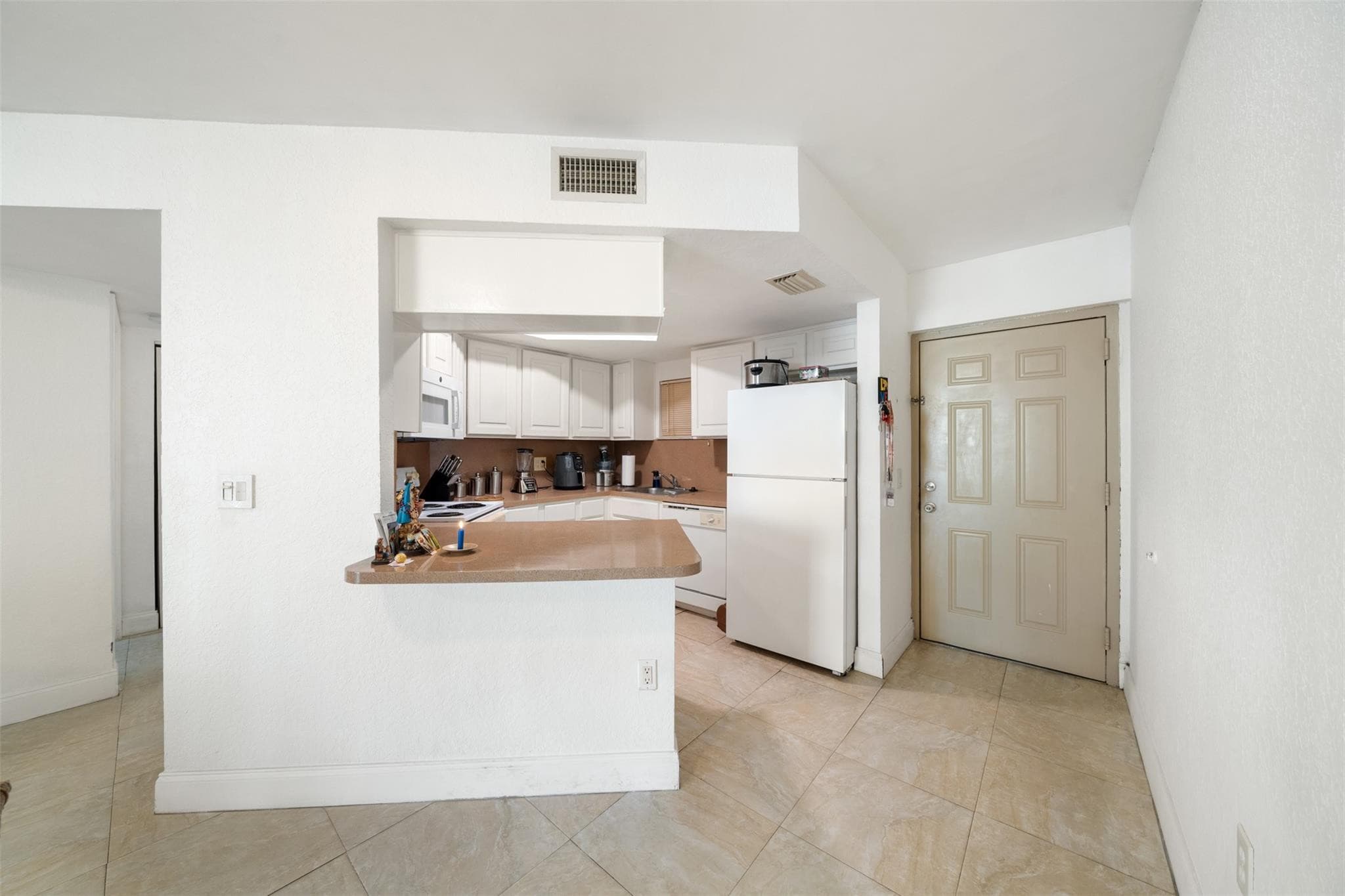 8225 Lake Drive 205, Doral, FL 33166 — photo 3 of 28