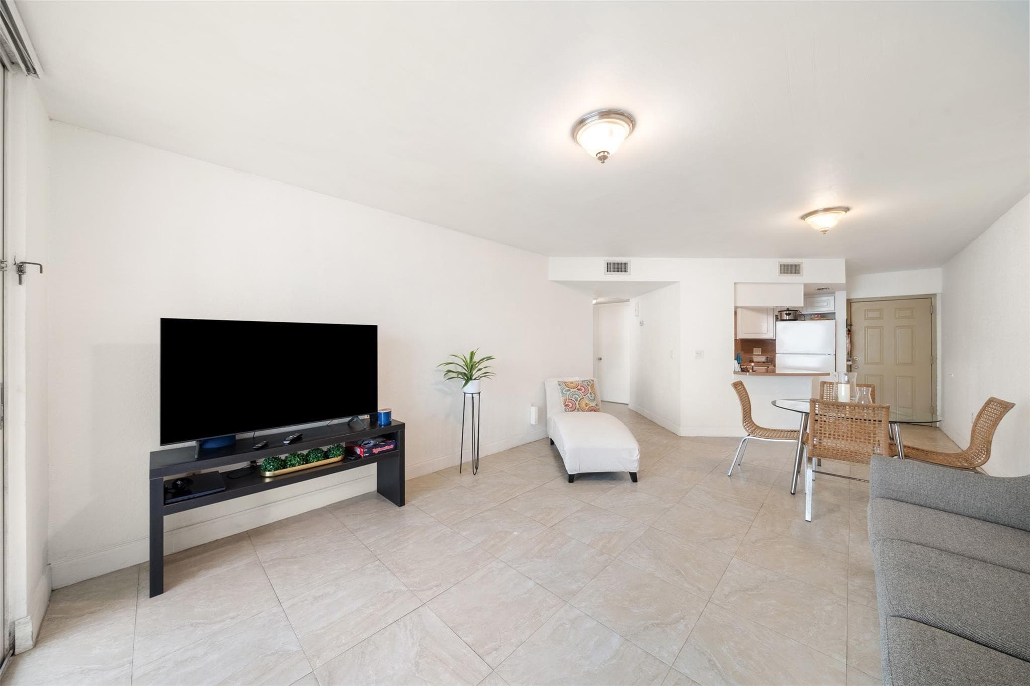 8225 Lake Drive 205, Doral, FL 33166 — photo 10 of 28