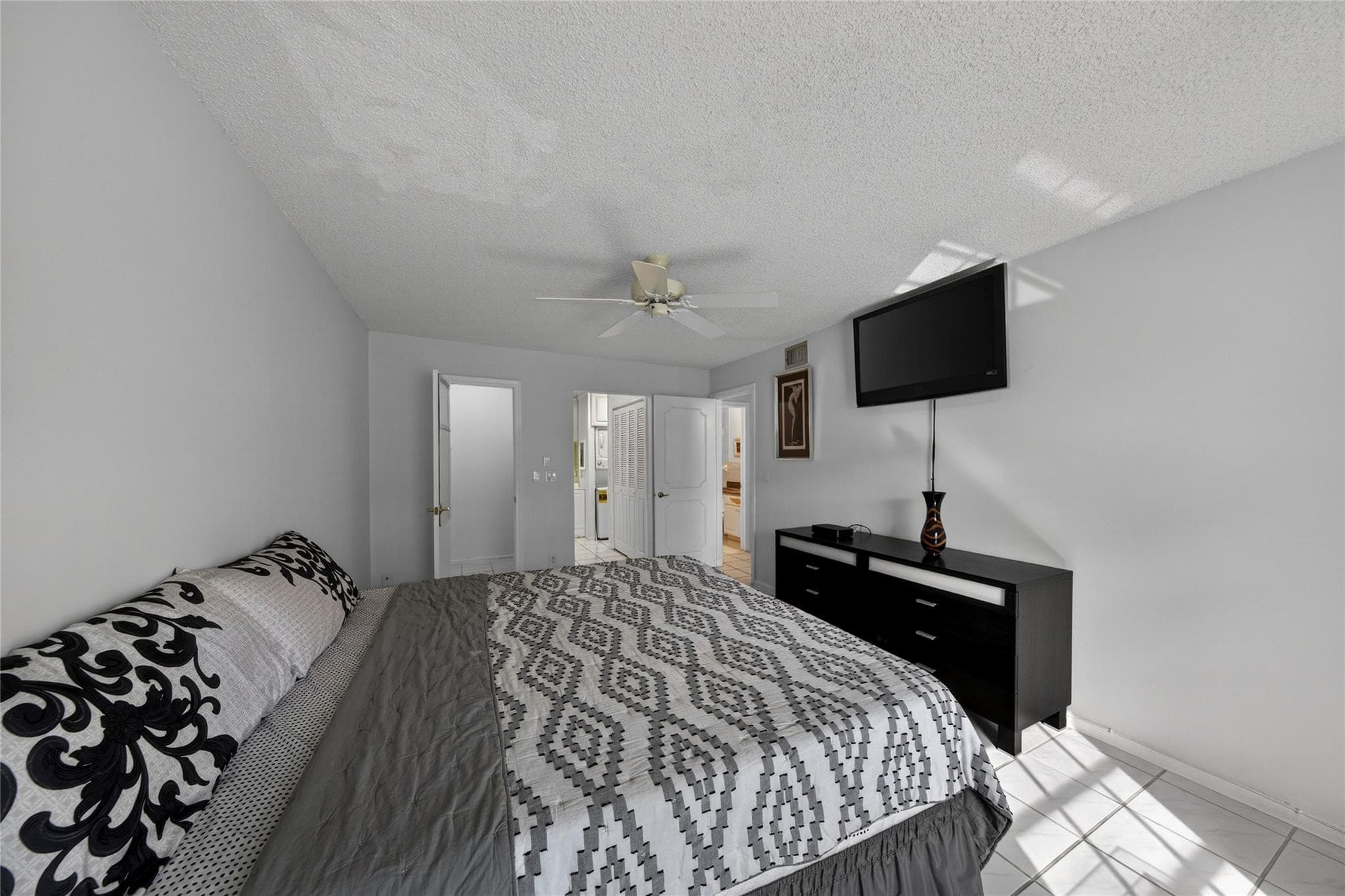 6253 Bay Club Drive 1, Fort Lauderdale, FL 33308 — photo 25 of 58
