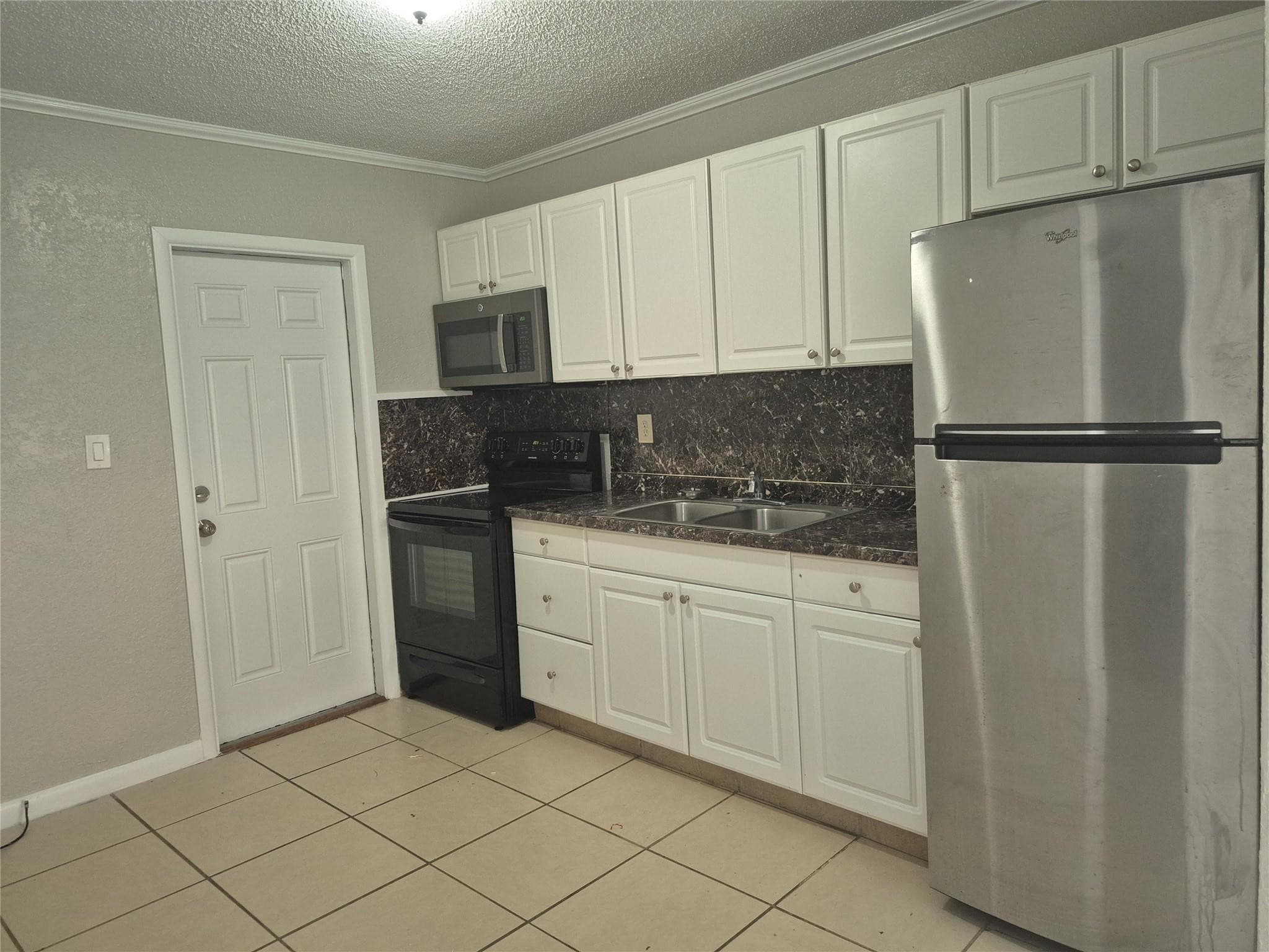 727 NW 1st Avenue 2, Fort Lauderdale, FL 33311 — photo 5 of 12