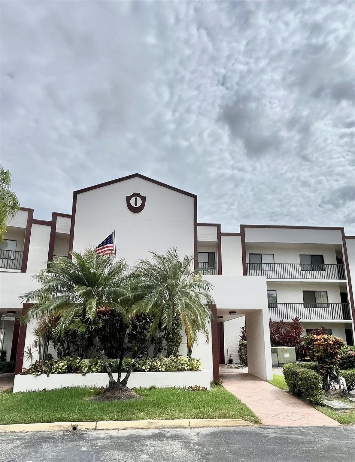 9691 N Belfort Circle 305, Fort Lauderdale, FL 33321 — photo 1 of 23
