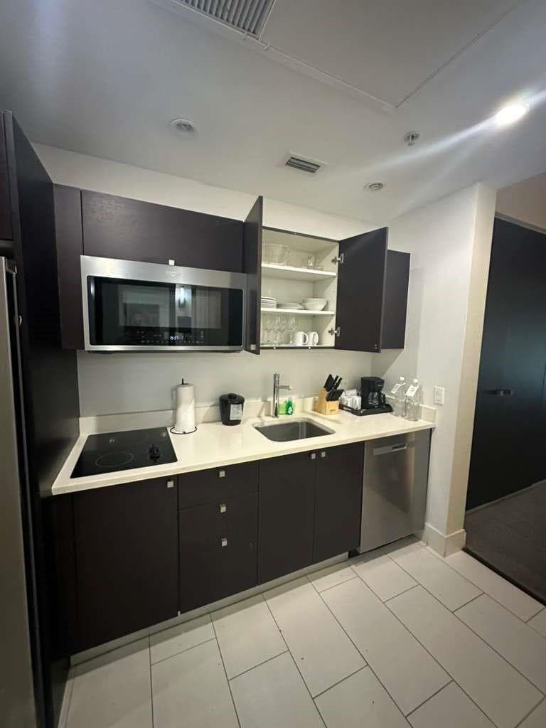 5300 NW 87th Avenue 706, Miami, FL 33178 — photo 5 of 13