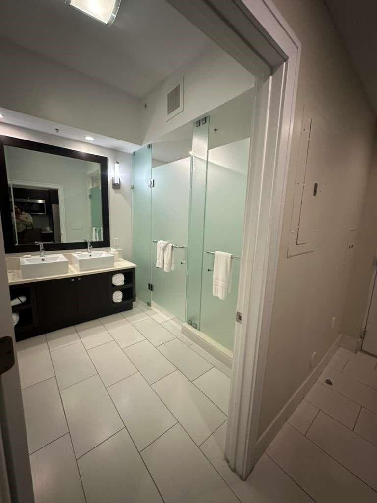 5300 NW 87th Avenue 706, Miami, FL 33178 — photo 10 of 13