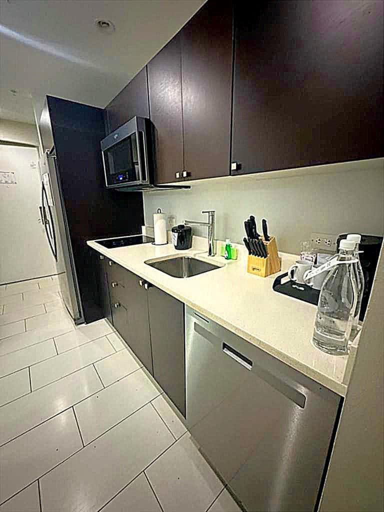 5300 NW 87th Avenue 706, Miami, FL 33178 — photo 8 of 13