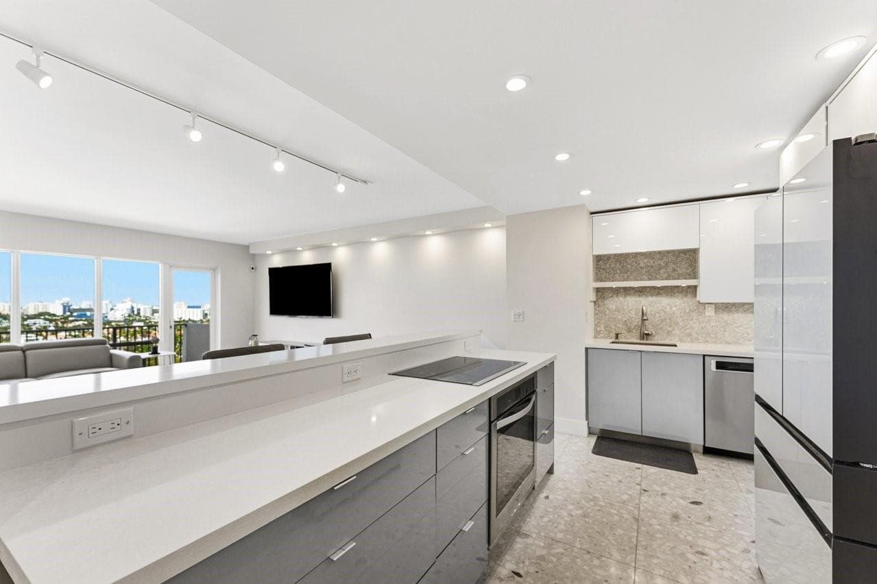 340 Sunset Drive 1808, Fort Lauderdale, FL 33301 — photo 11 of 42