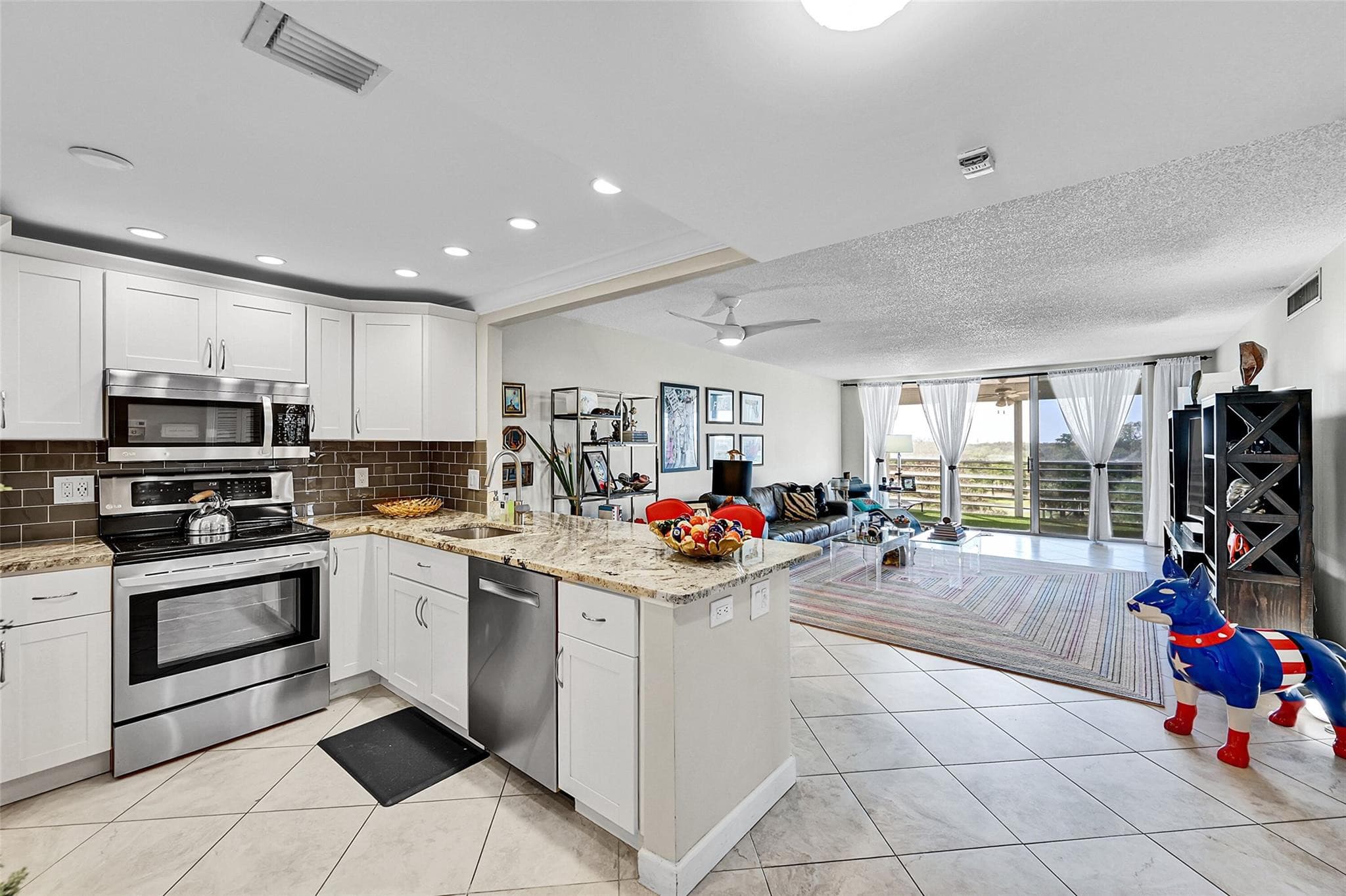605 Oaks Drive 701, Pompano Beach, FL 33069 — photo 1 of 39
