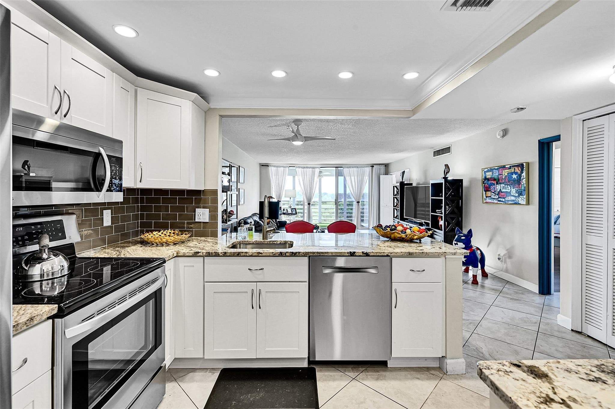 605 Oaks Drive 701, Pompano Beach, FL 33069 — photo 5 of 39