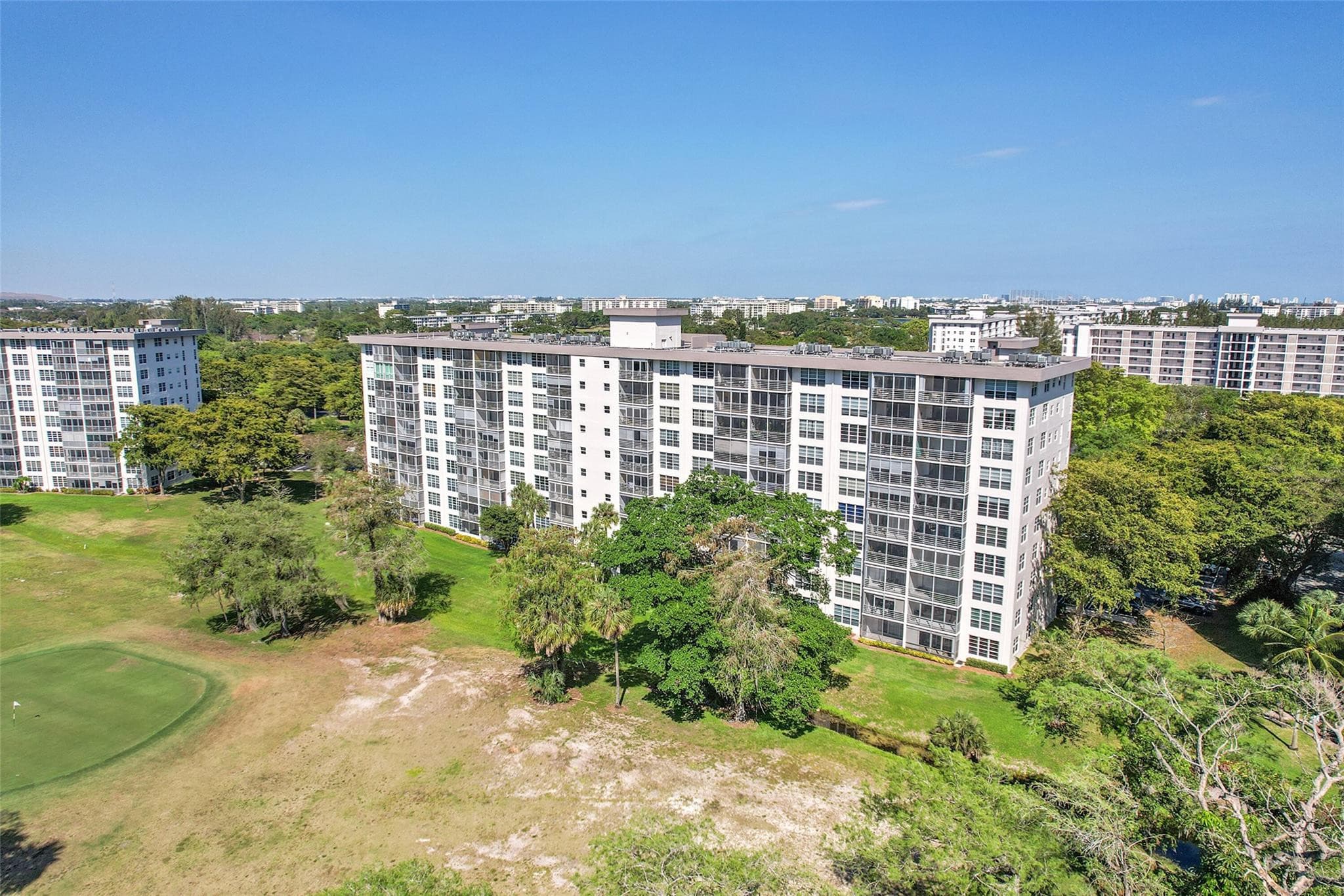 605 Oaks Drive 701, Pompano Beach, FL 33069 — photo 37 of 39