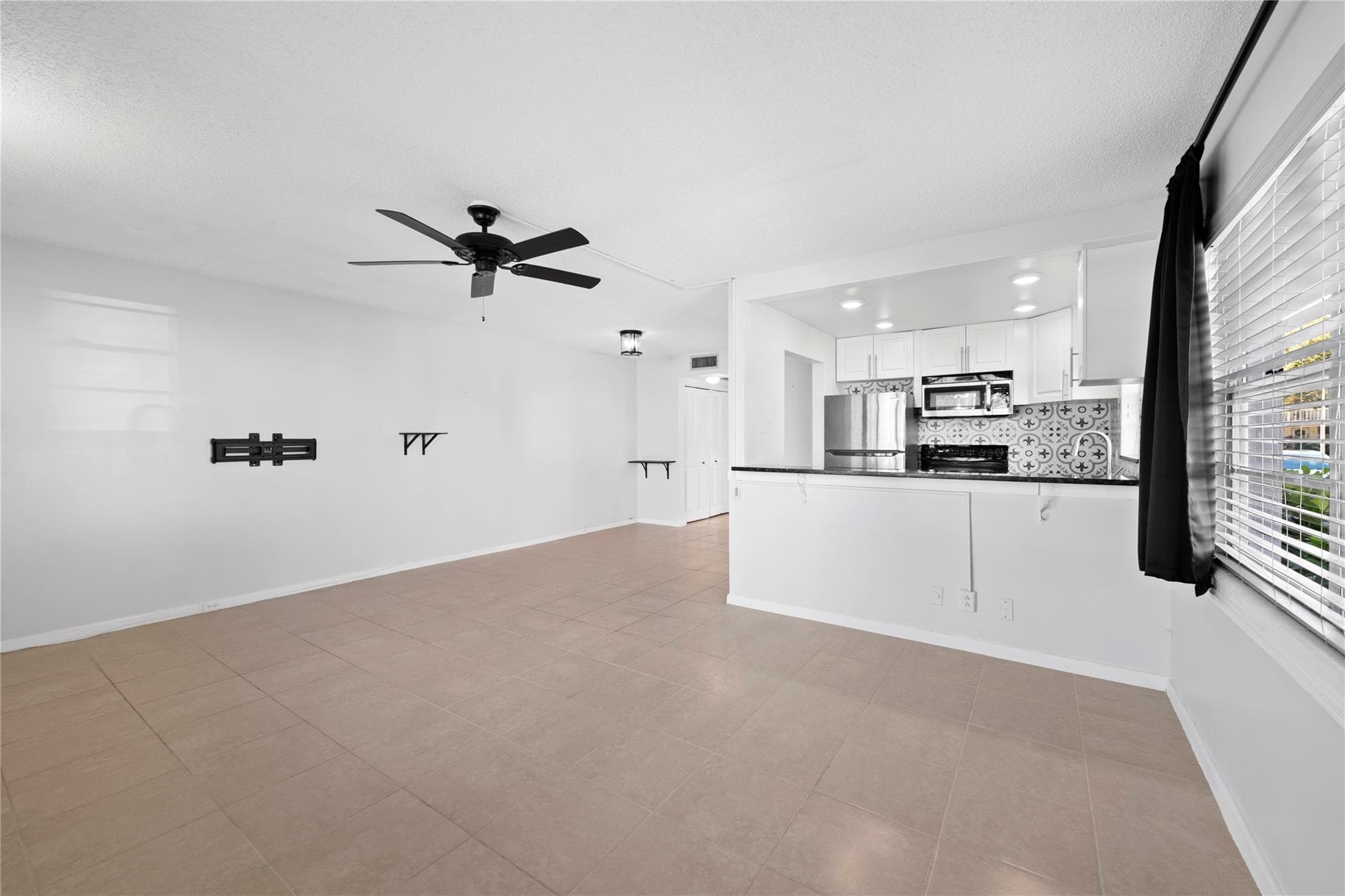 28 Prescott B 28, Deerfield Beach, FL 33442 — photo 3 of 24