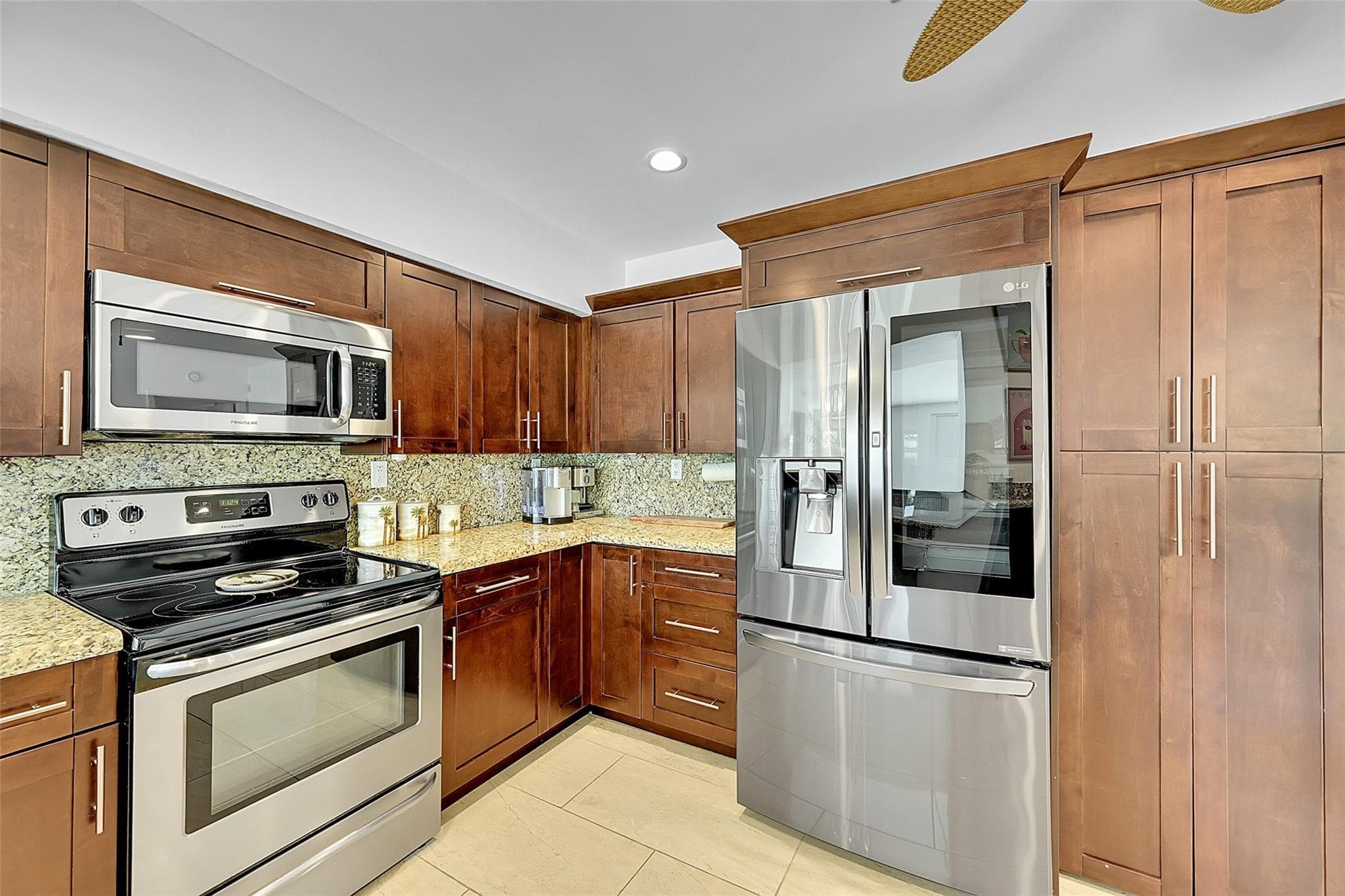 1080 SE 9th Avenue, Pompano Beach, FL 33060 — photo 5 of 65