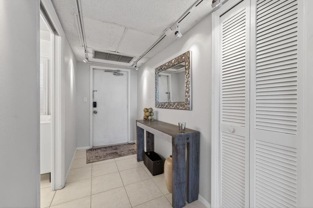 575 Oaks Lane 1002, Pompano Beach, FL 33069 — photo 24 of 50