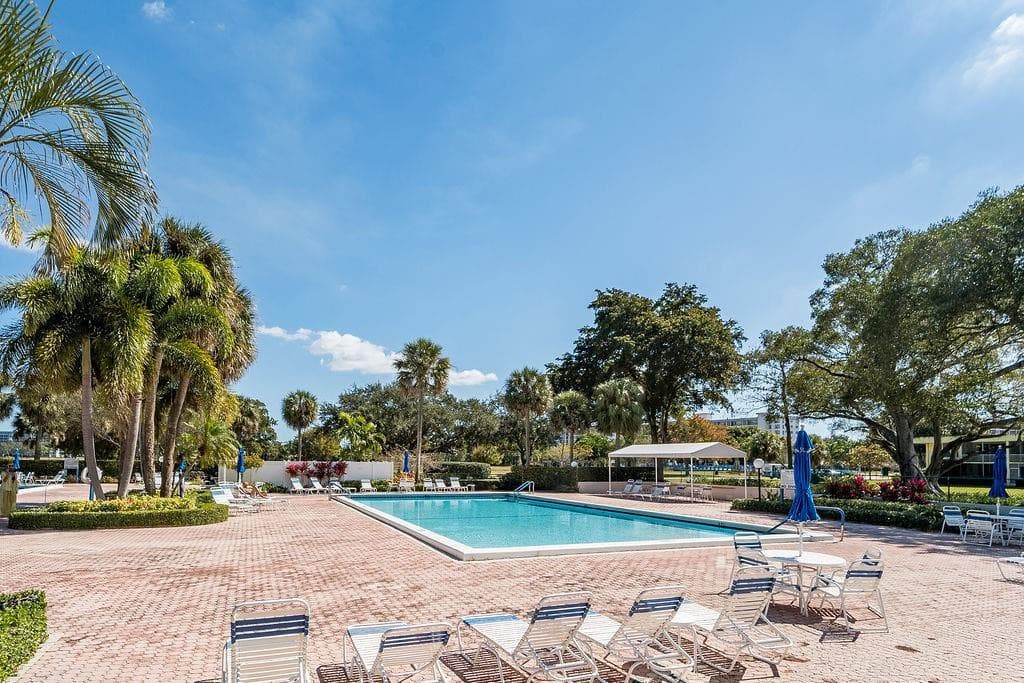 575 Oaks Lane 1002, Pompano Beach, FL 33069 — photo 39 of 50