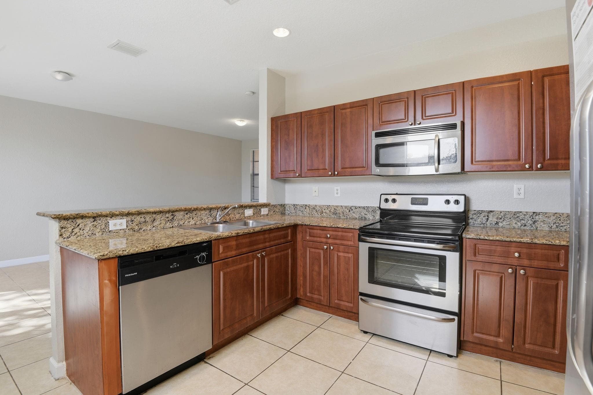 457 SE 37th Place 457, Homestead, FL 33033 — photo 9 of 33
