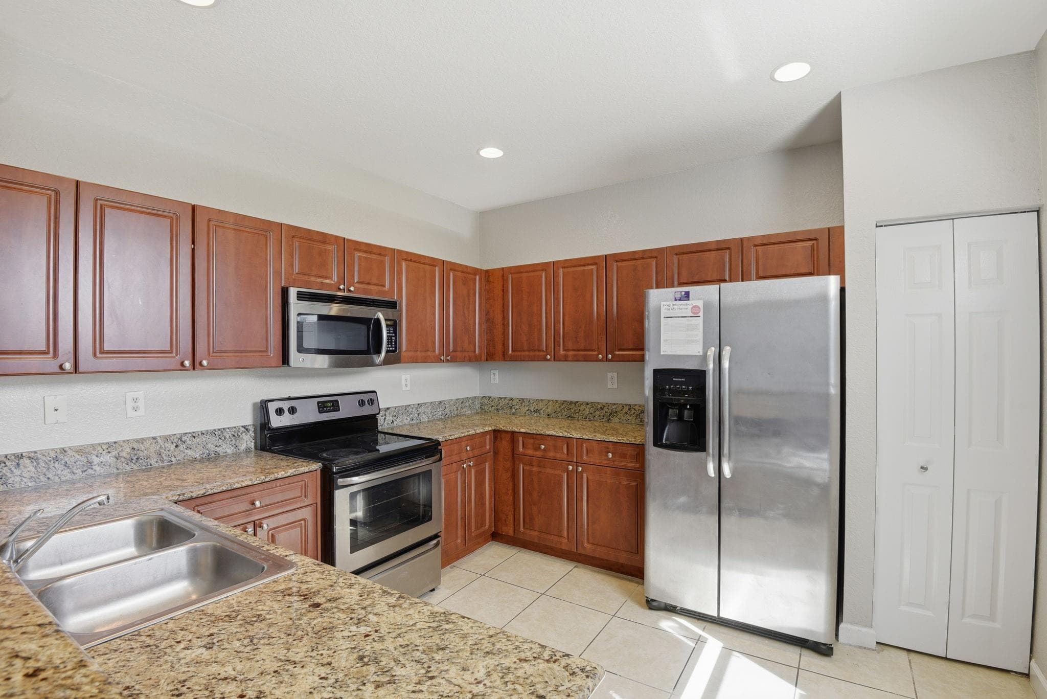 457 SE 37th Place 457, Homestead, FL 33033 — photo 10 of 33
