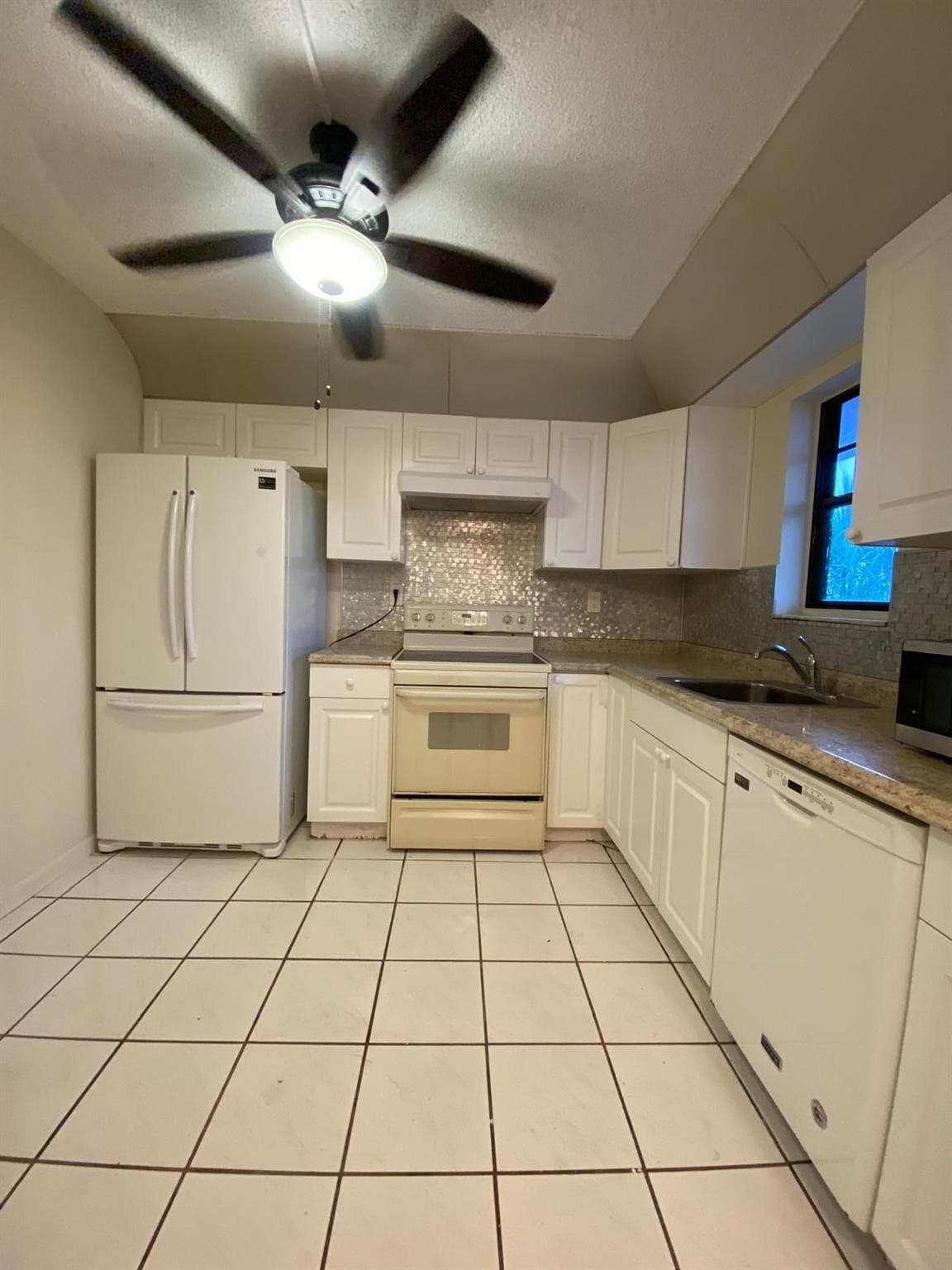 9440 SW 8th Street 401, Boca Raton, FL 33428 — photo 13 of 18