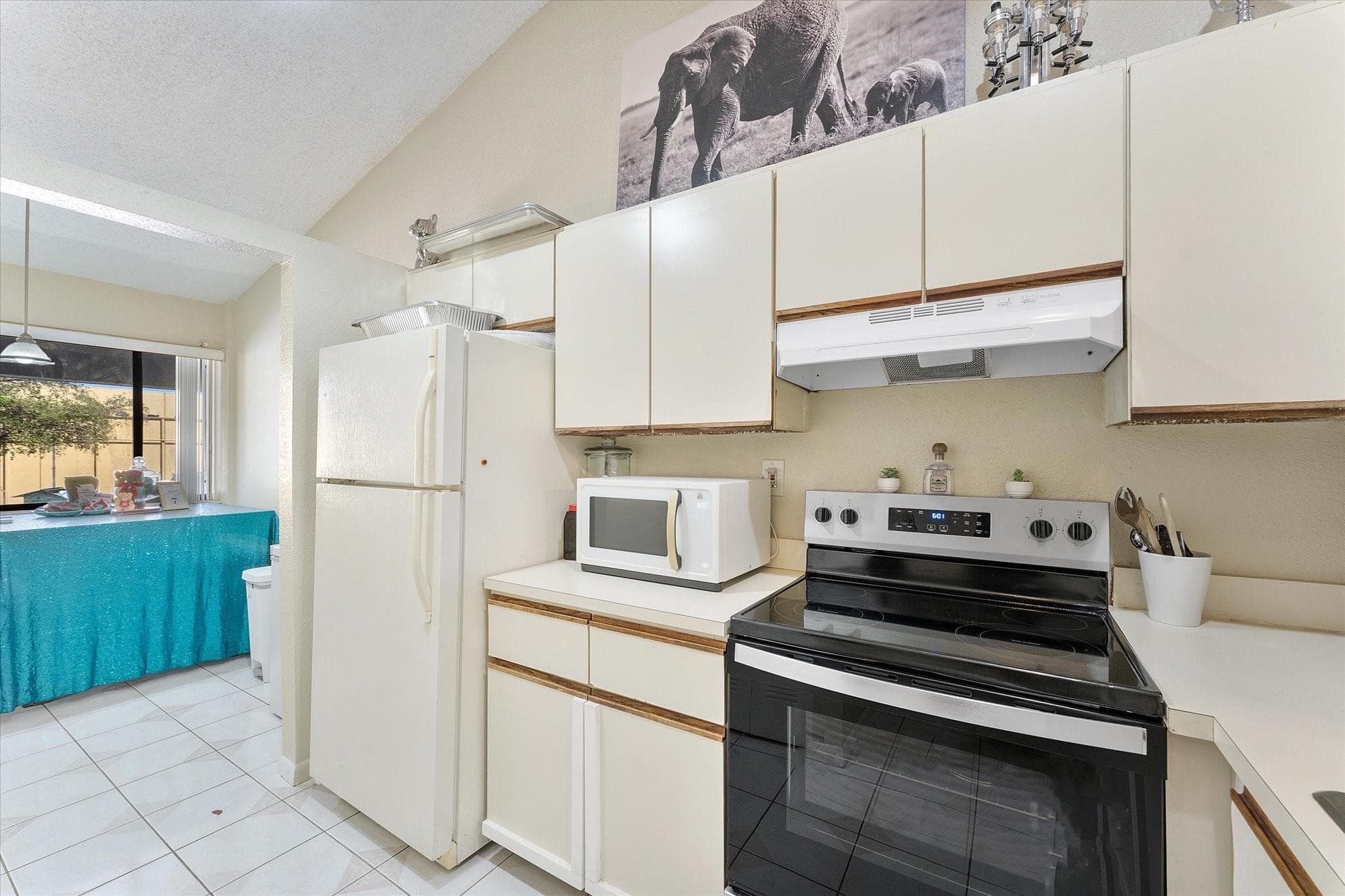3100 NW 46th Street 203, Oakland Park, FL 33309 — photo 8 of 36