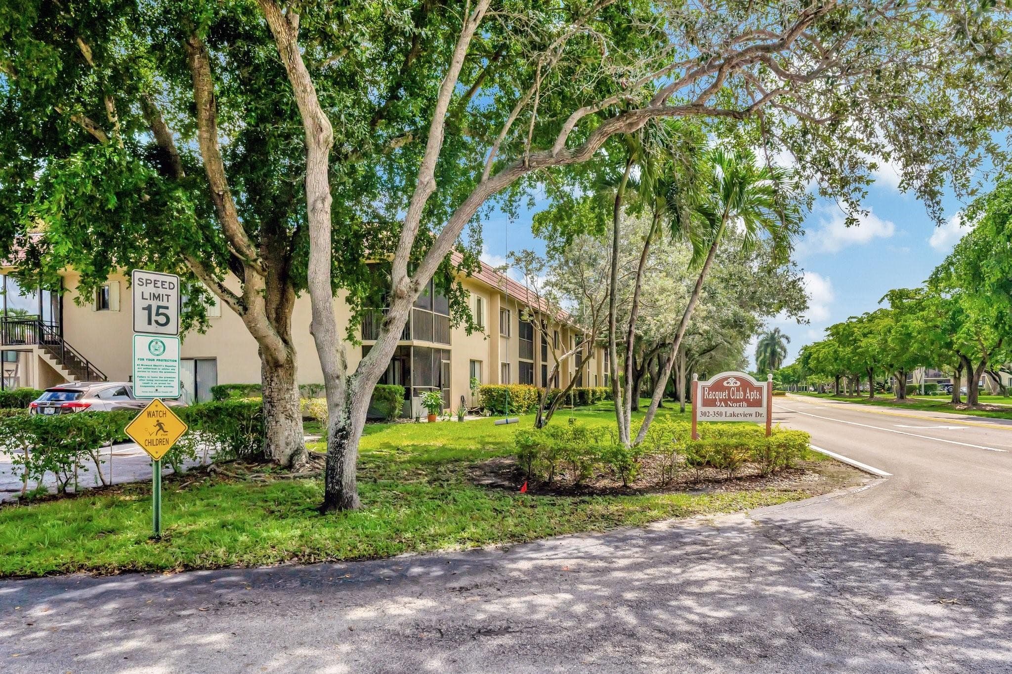 334 Lakeview Drive 204, Weston, FL 33326 — photo 11 of 60