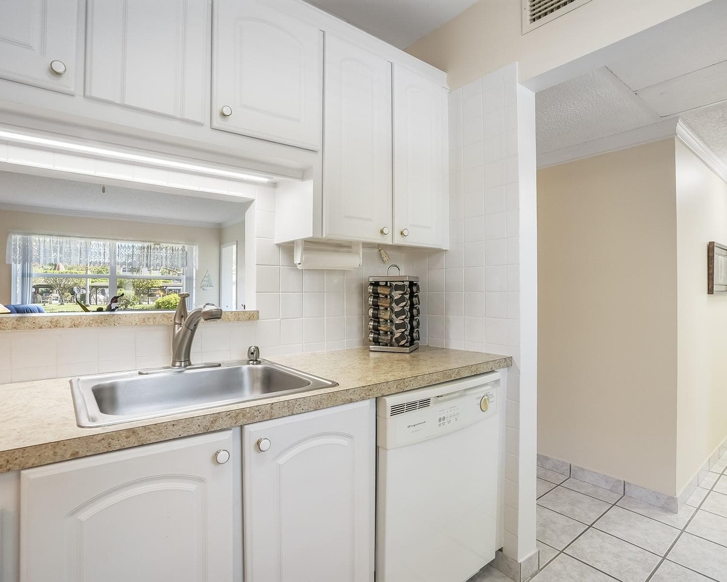 3400 NW 48th Avenue 407, Lauderdale Lakes, FL 33319 — photo 9 of 17