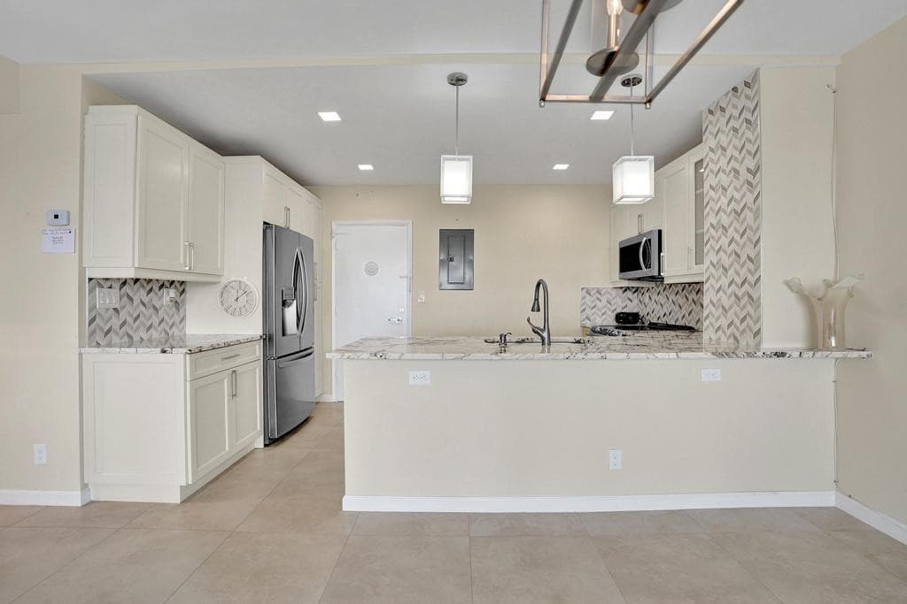 3300 NE 36th Street 1617, Fort Lauderdale, FL 33308 — photo 7 of 26