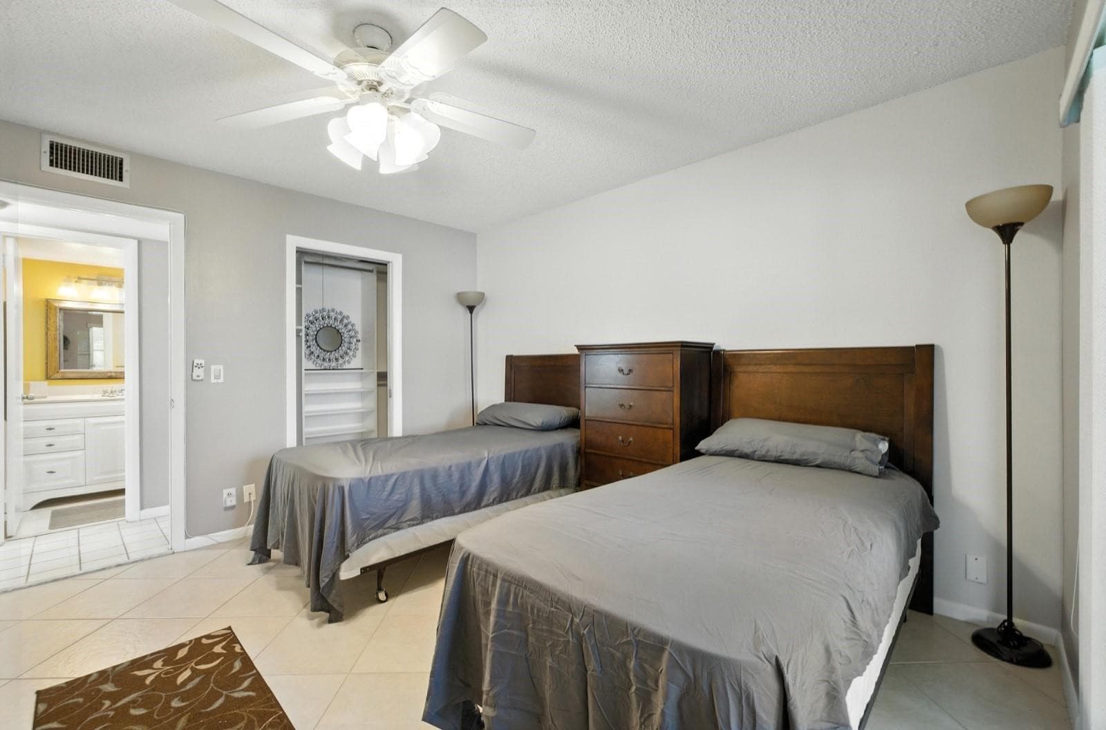 61 Somerset C, West Palm Beach, FL 33417 — photo 4 of 32