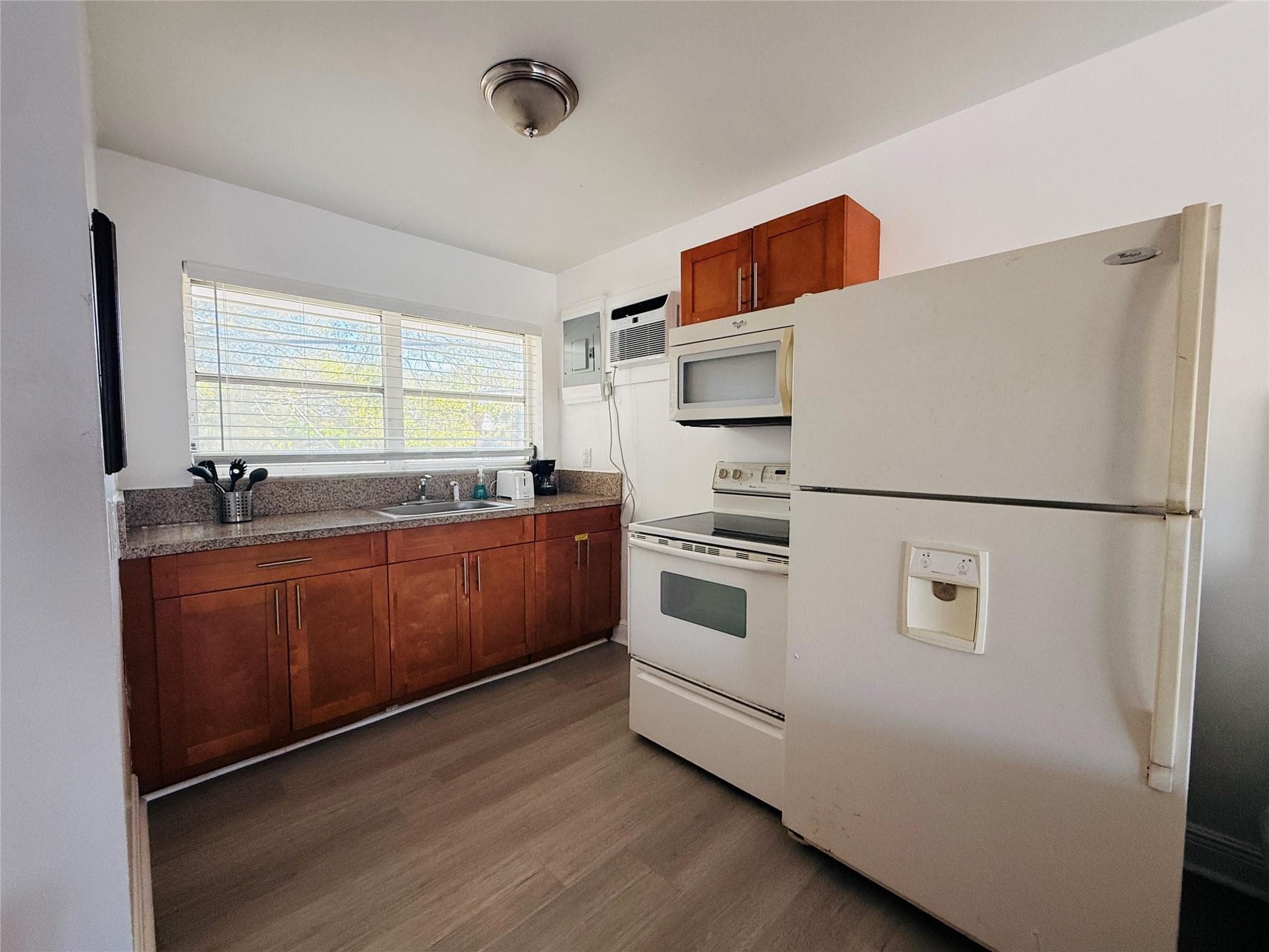 3226 NE 12th Street 10, Pompano Beach, FL 33062 — photo 5 of 13