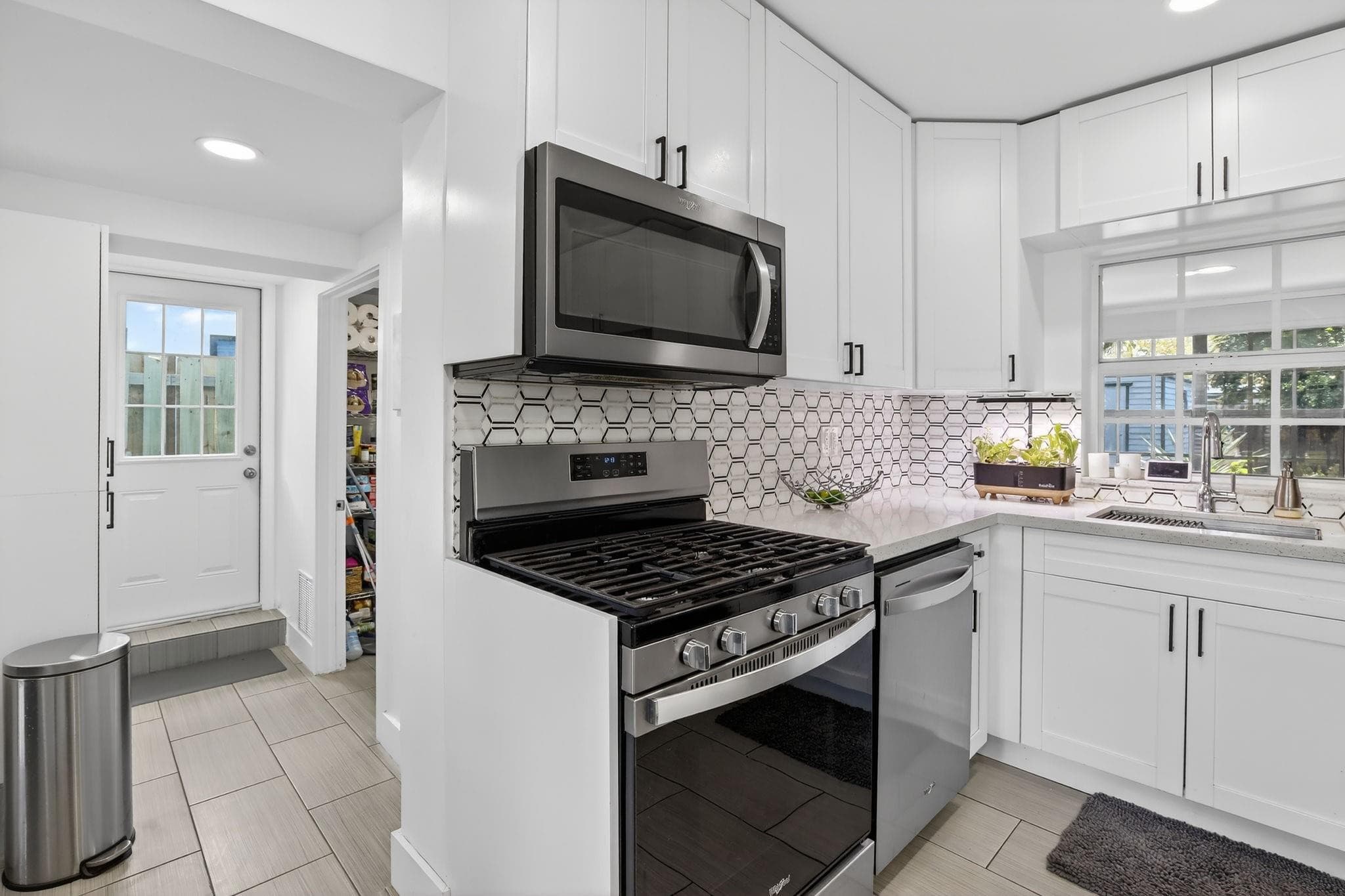 1213 SW 21st Street, Fort Lauderdale, FL 33315 — photo 9 of 30