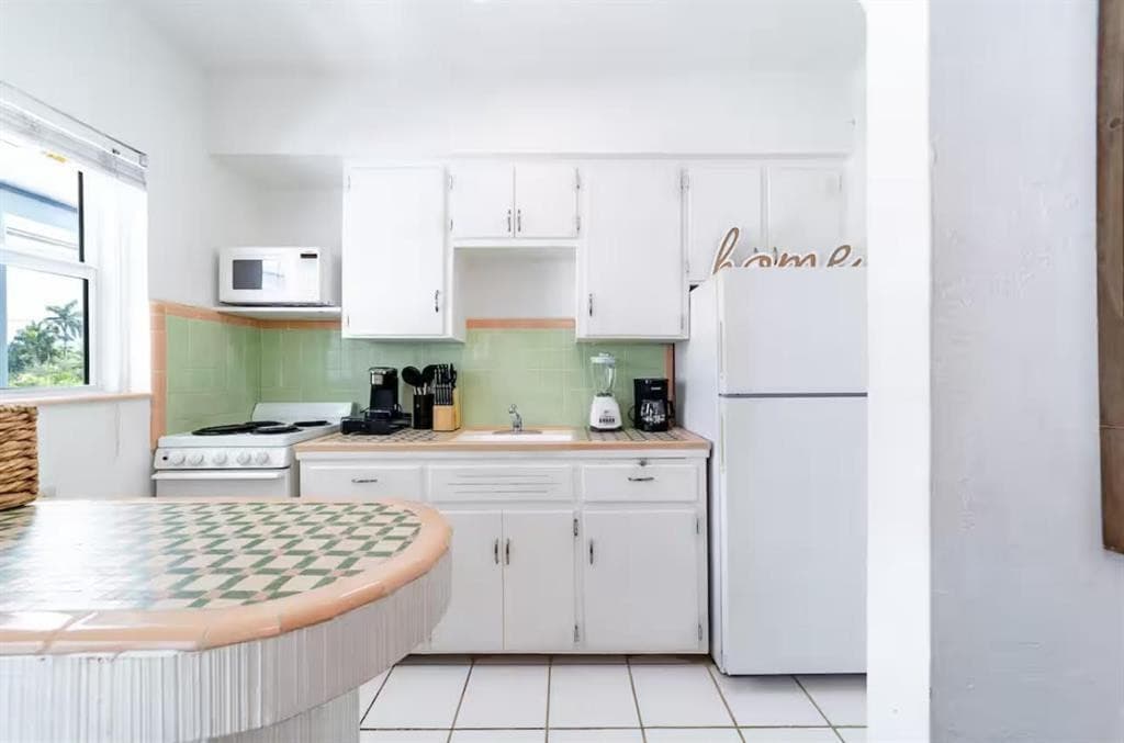 2617 NE 13th Court, Fort Lauderdale, FL 33304 — photo 12 of 30