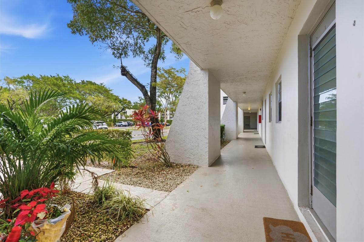 9410 Poinciana Place 108, Davie, FL 33324 — photo 3 of 40