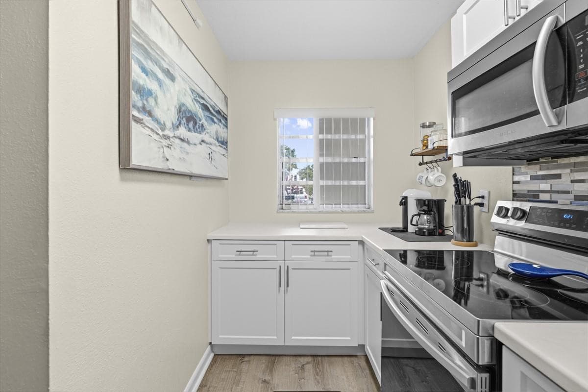 9410 Poinciana Place 108, Davie, FL 33324 — photo 5 of 40