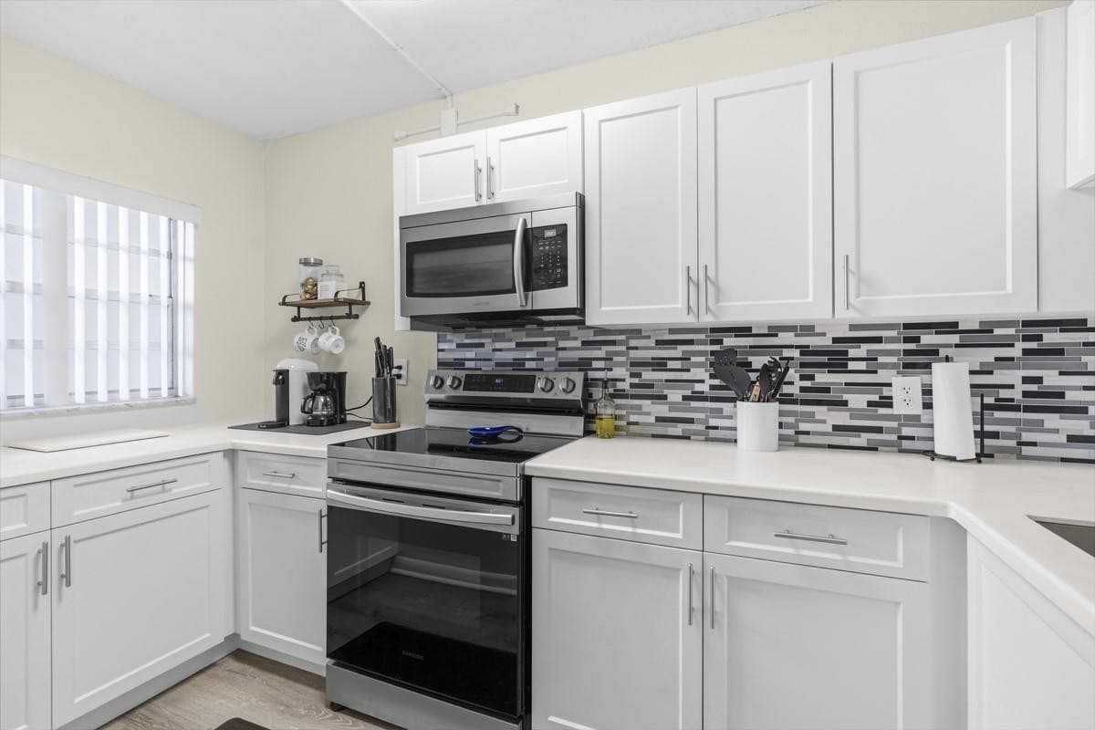 9410 Poinciana Place 108, Davie, FL 33324 — photo 6 of 40